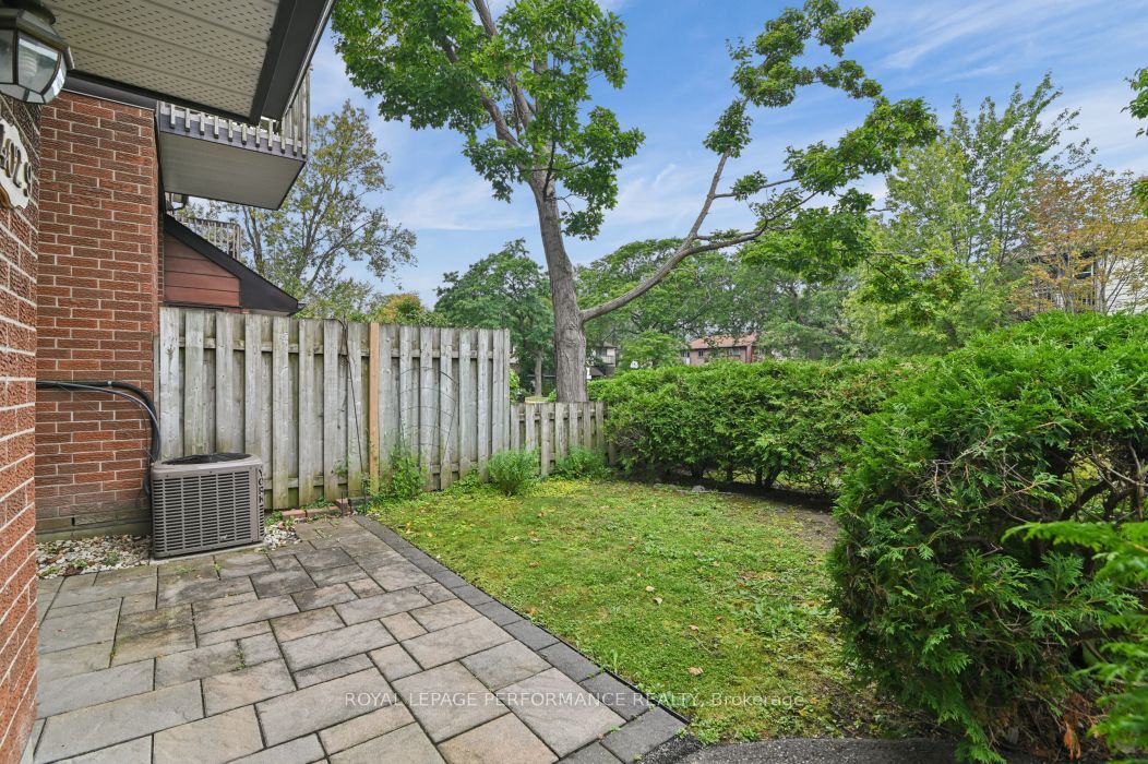 402 Montfort Street 9, Vanier and Kingsview Park, ON K1L 8G7 photo 5