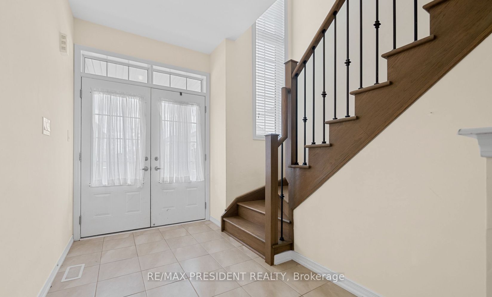 25 Seanesy Drive, Thorold, ON L3B 0G5 photo 4