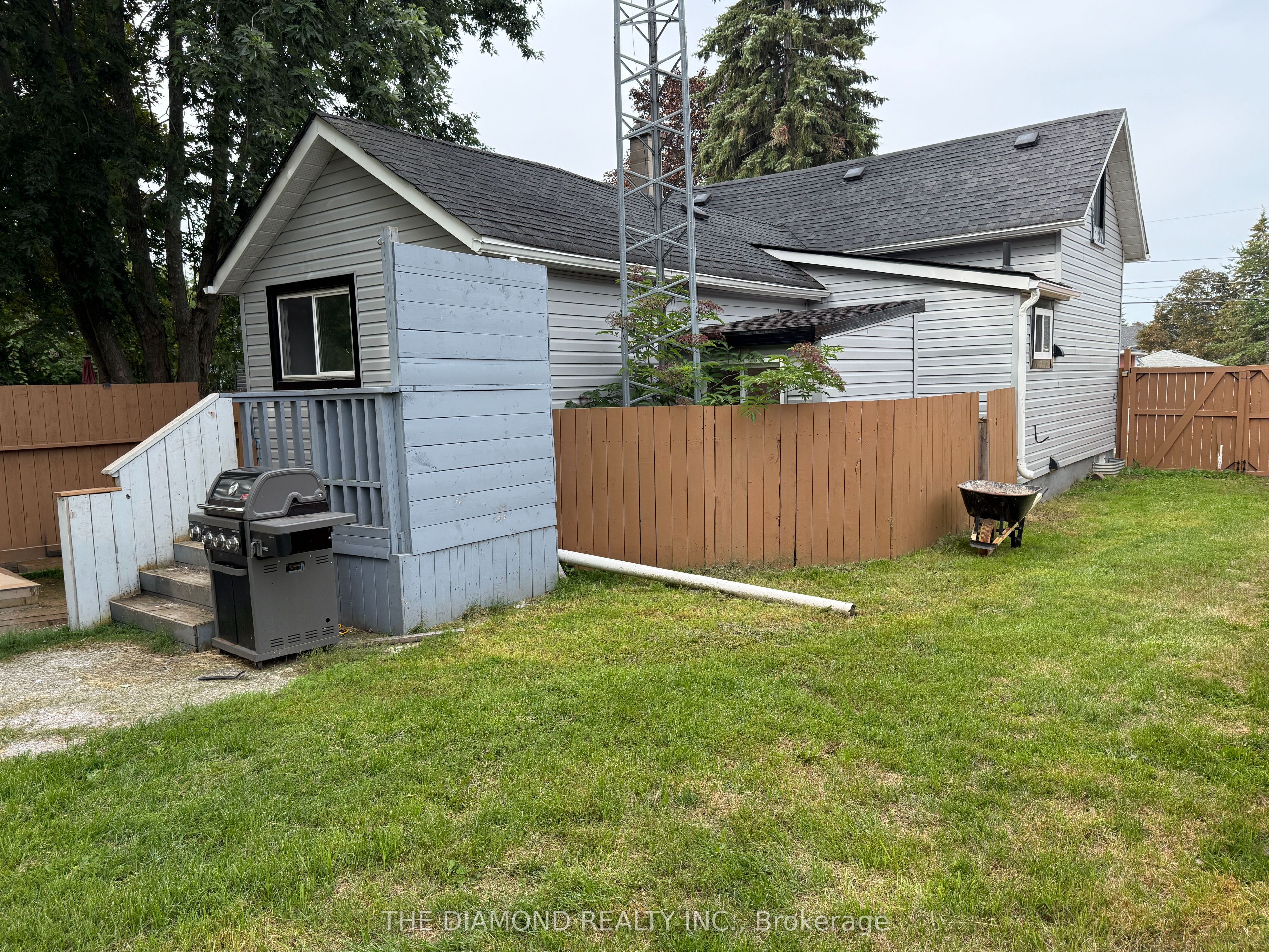 40 St Patrick Street, Kawartha Lakes, ON K9V 1R2 photo 3