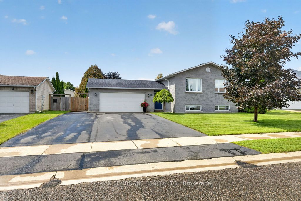 3 Winfield Street, Petawawa, ON K8H 0A1