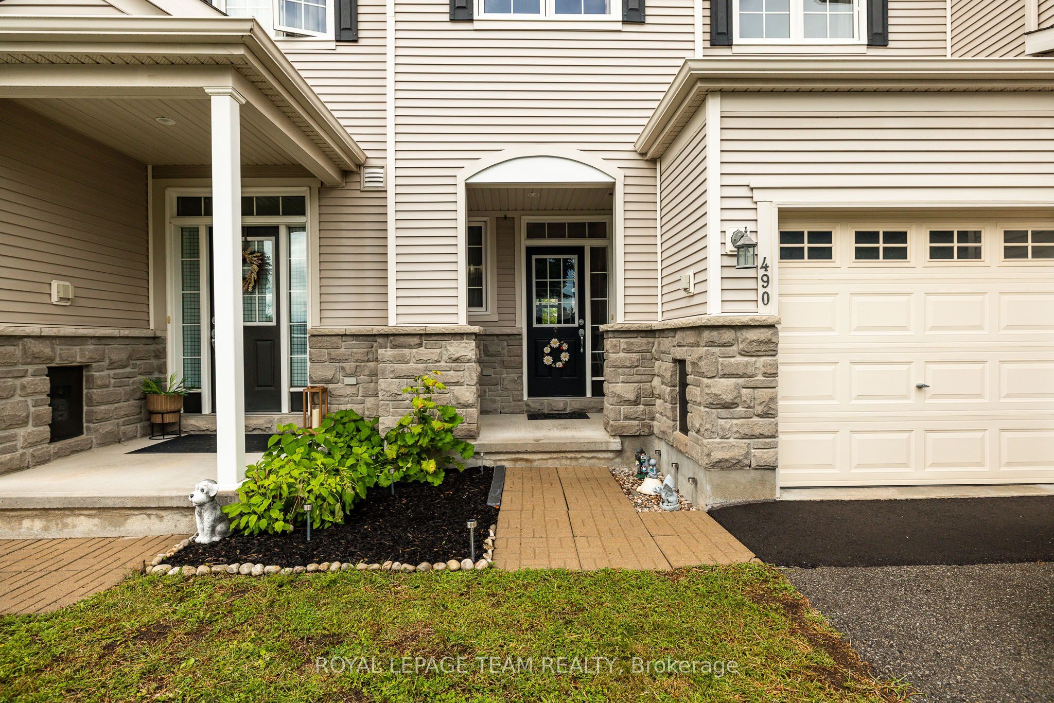 490 Dundonald Drive, Barrhaven, ON K2J 5S9 photo 3