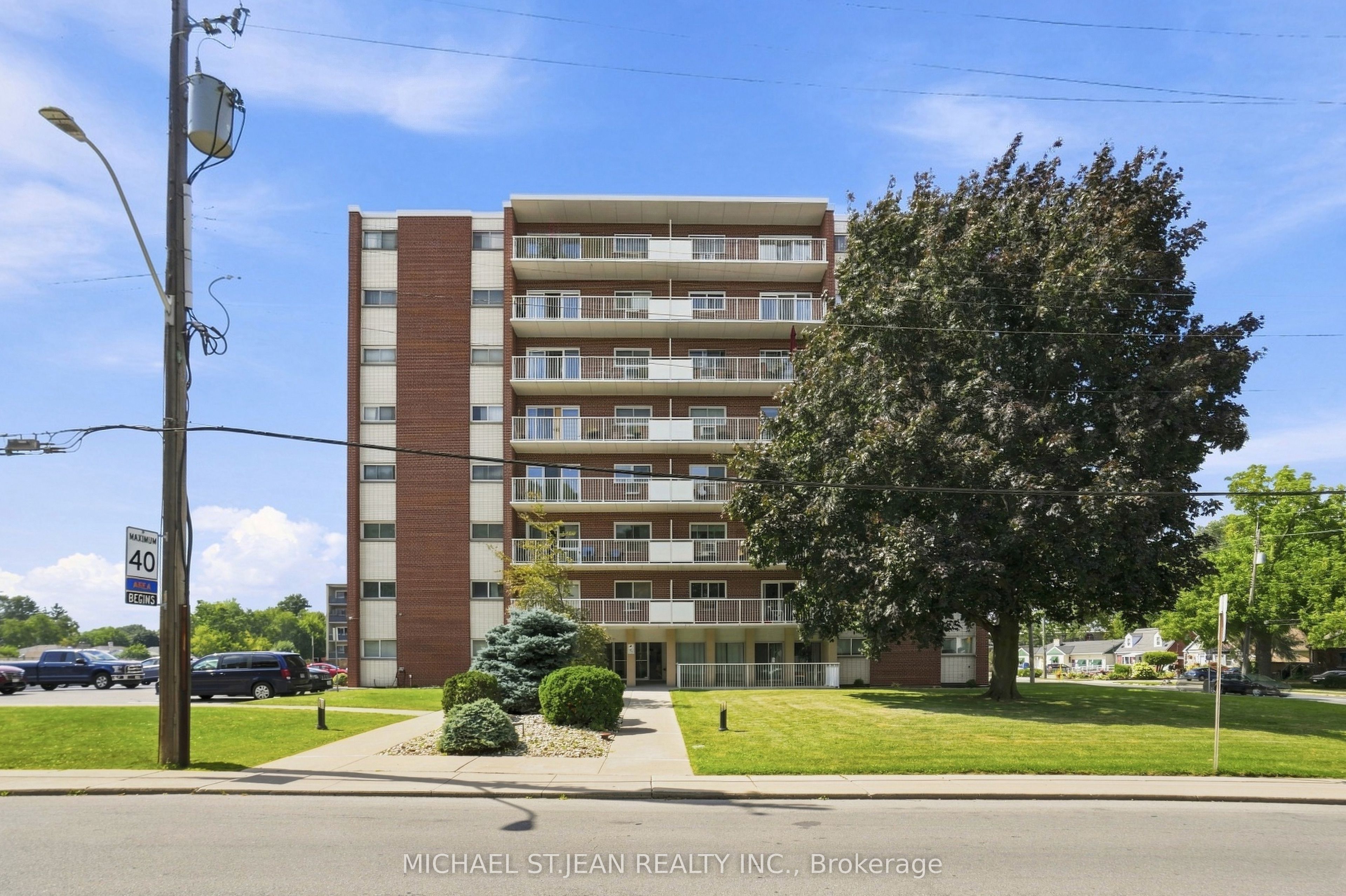 208-8 Woodman Drive, Hamilton, ON L8K 4C9 photo 2