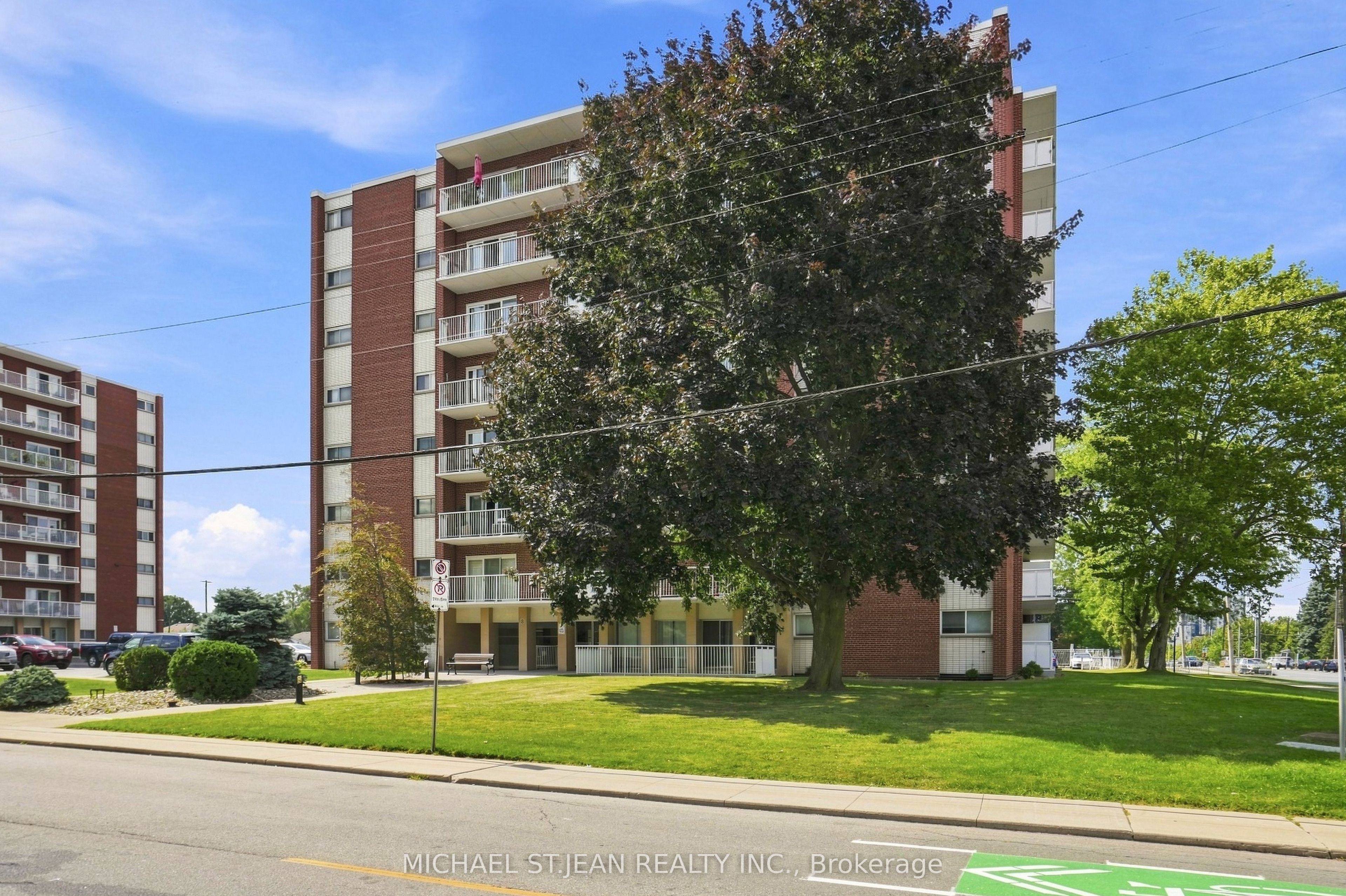 208-8 Woodman Drive, Hamilton, ON L8K 4C9 photo 3