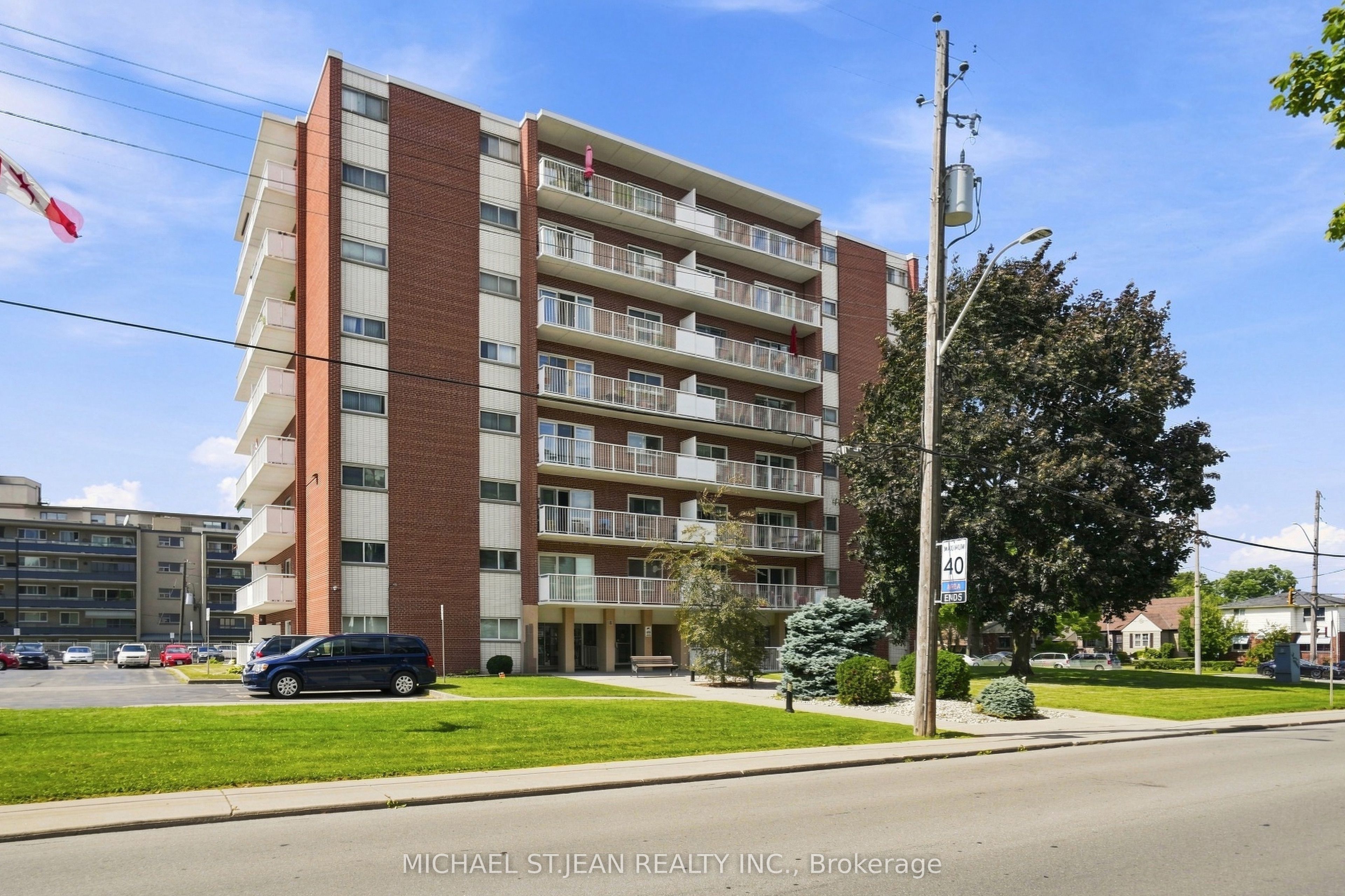 208-8 Woodman Drive, Hamilton, ON L8K 4C9 photo 4