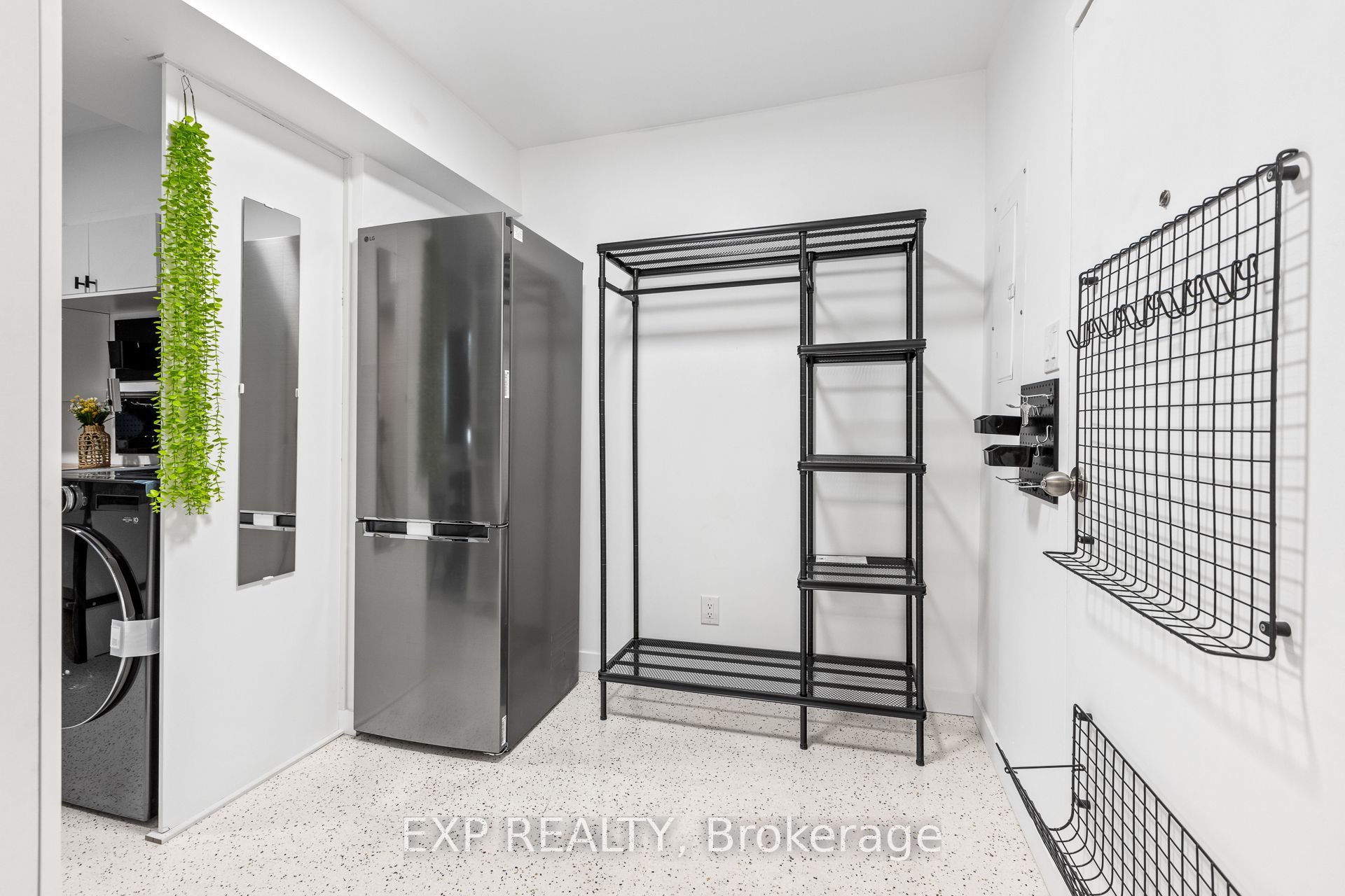 204 Ste Monique Street 9, Vanier and Kingsview Park, ON K1L 7R1 photo 4