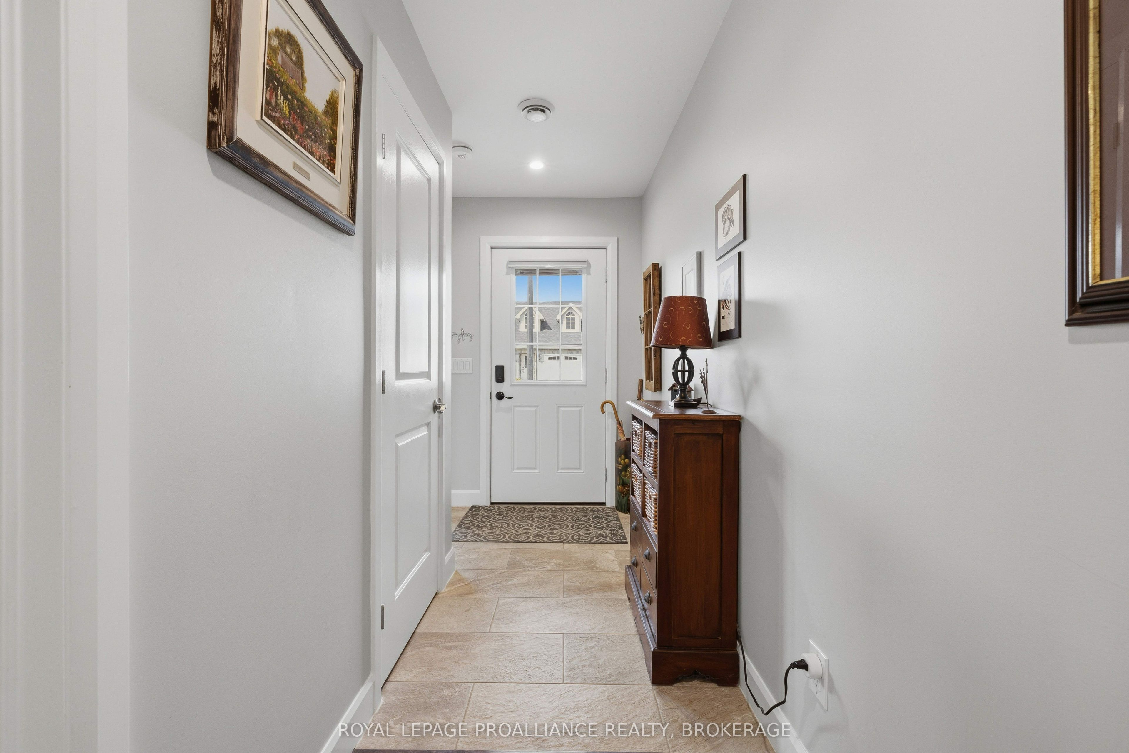 189 Wilmer Avenue, Gananoque, ON K7G 3C3 photo 5