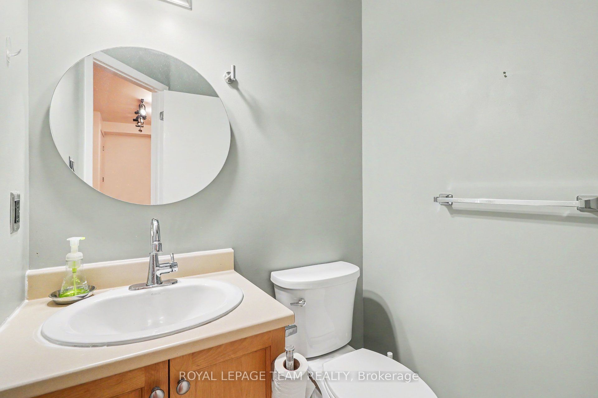 418 NEPEAN Street C, Ottawa Centre, ON K1R 5G7 photo 3