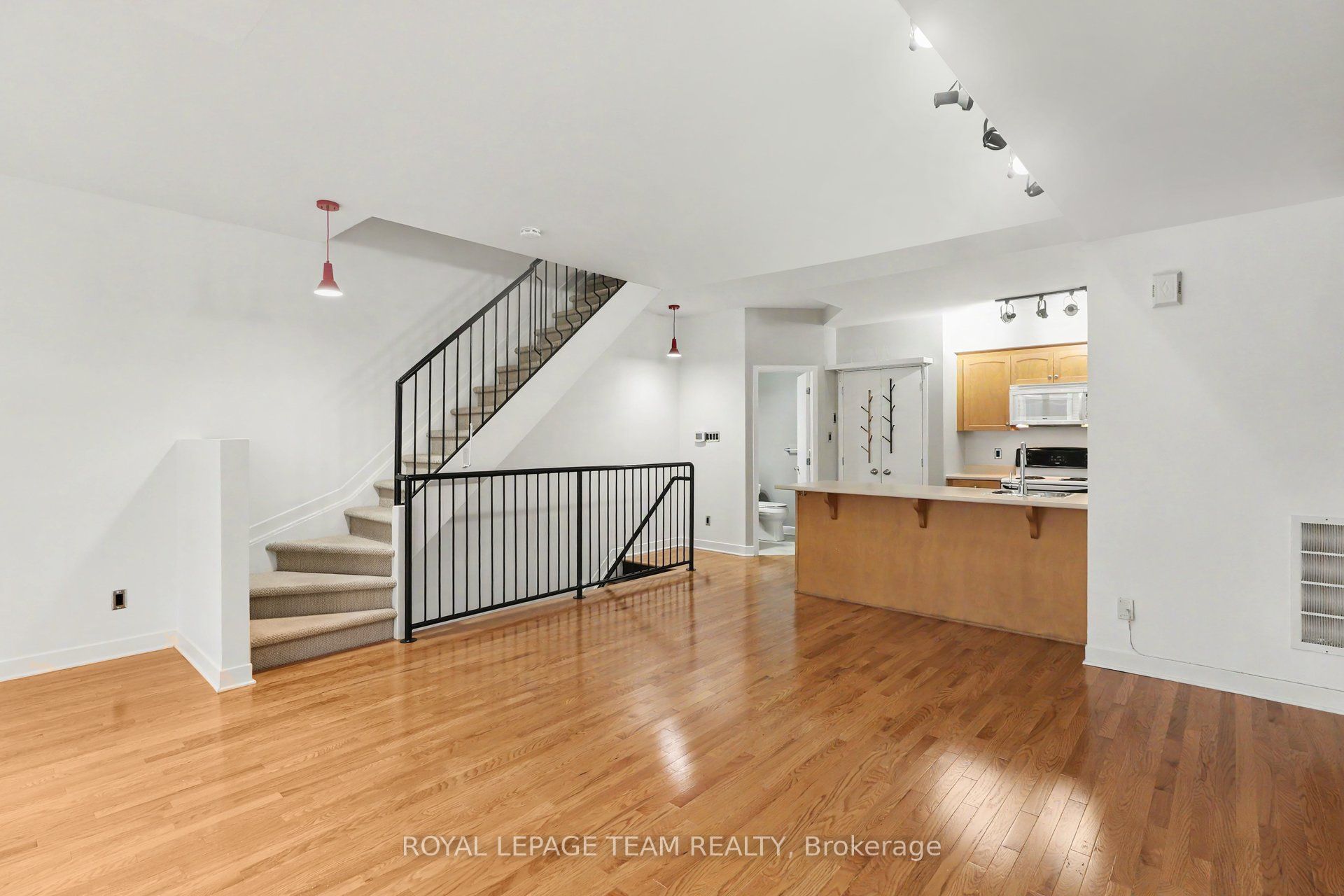 418 NEPEAN Street C, Ottawa Centre, ON K1R 5G7 photo 4