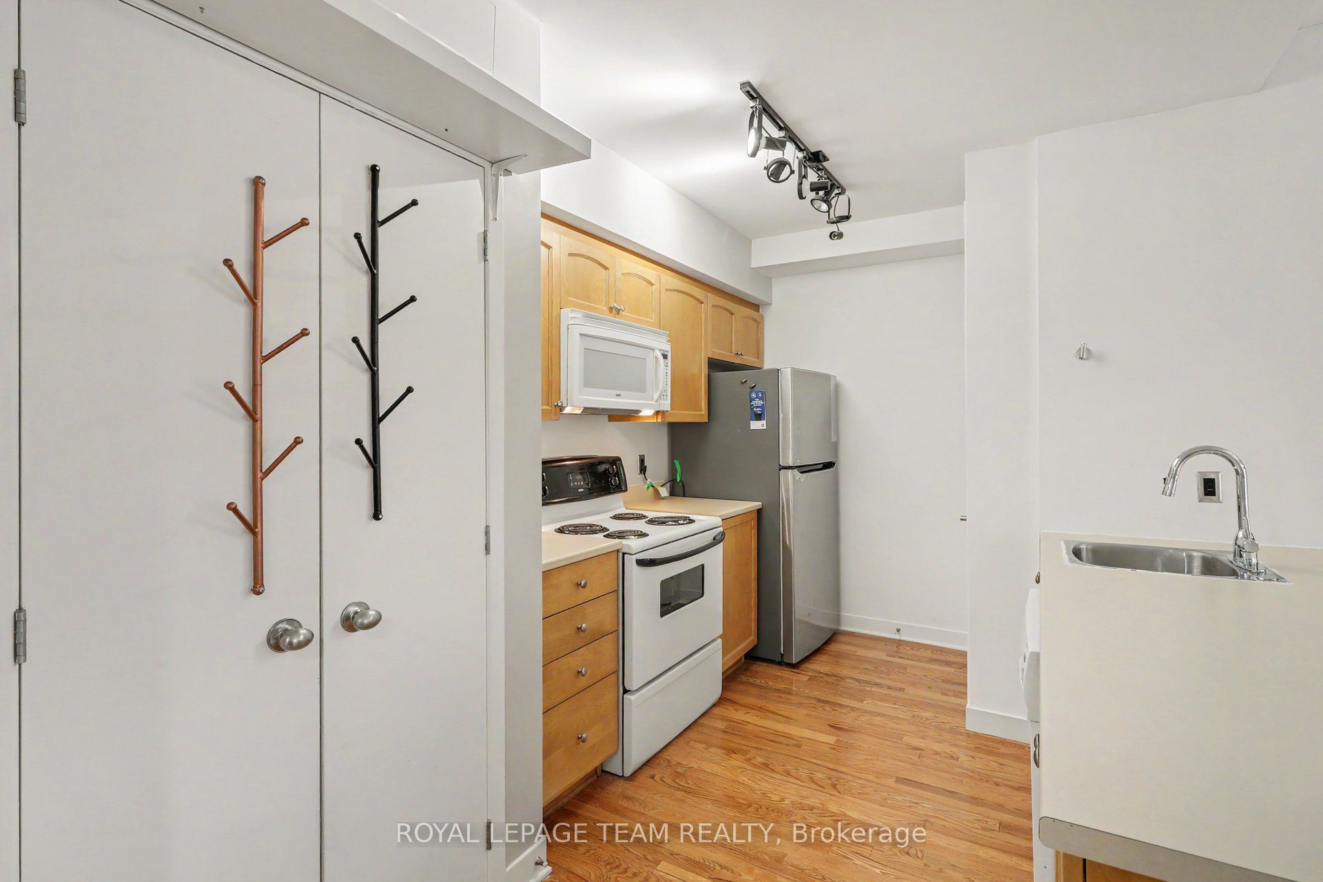 418 NEPEAN Street C, Ottawa Centre, ON K1R 5G7 photo 5