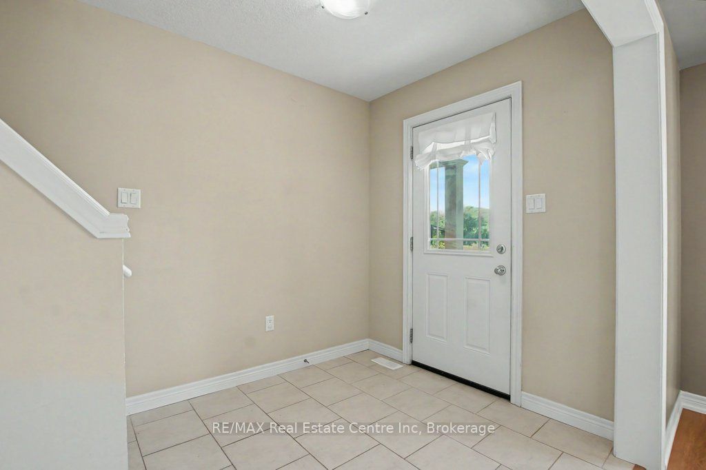 14 Amos Drive 14, Guelph, ON N1L 0M2 photo 5