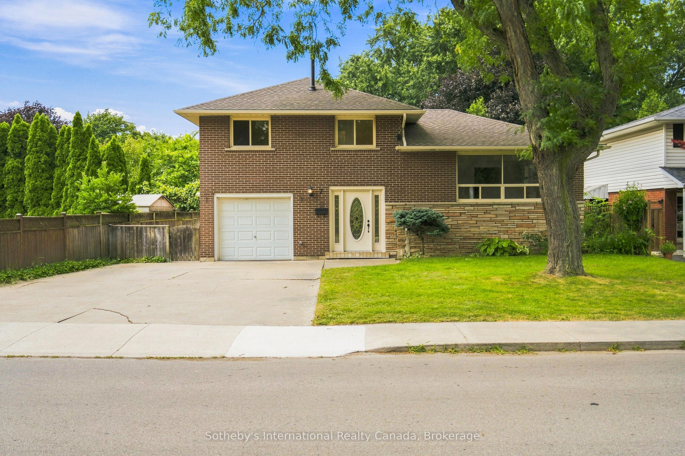 7 Delmar Drive, Hamilton, ON L9C 1J2 photo 2