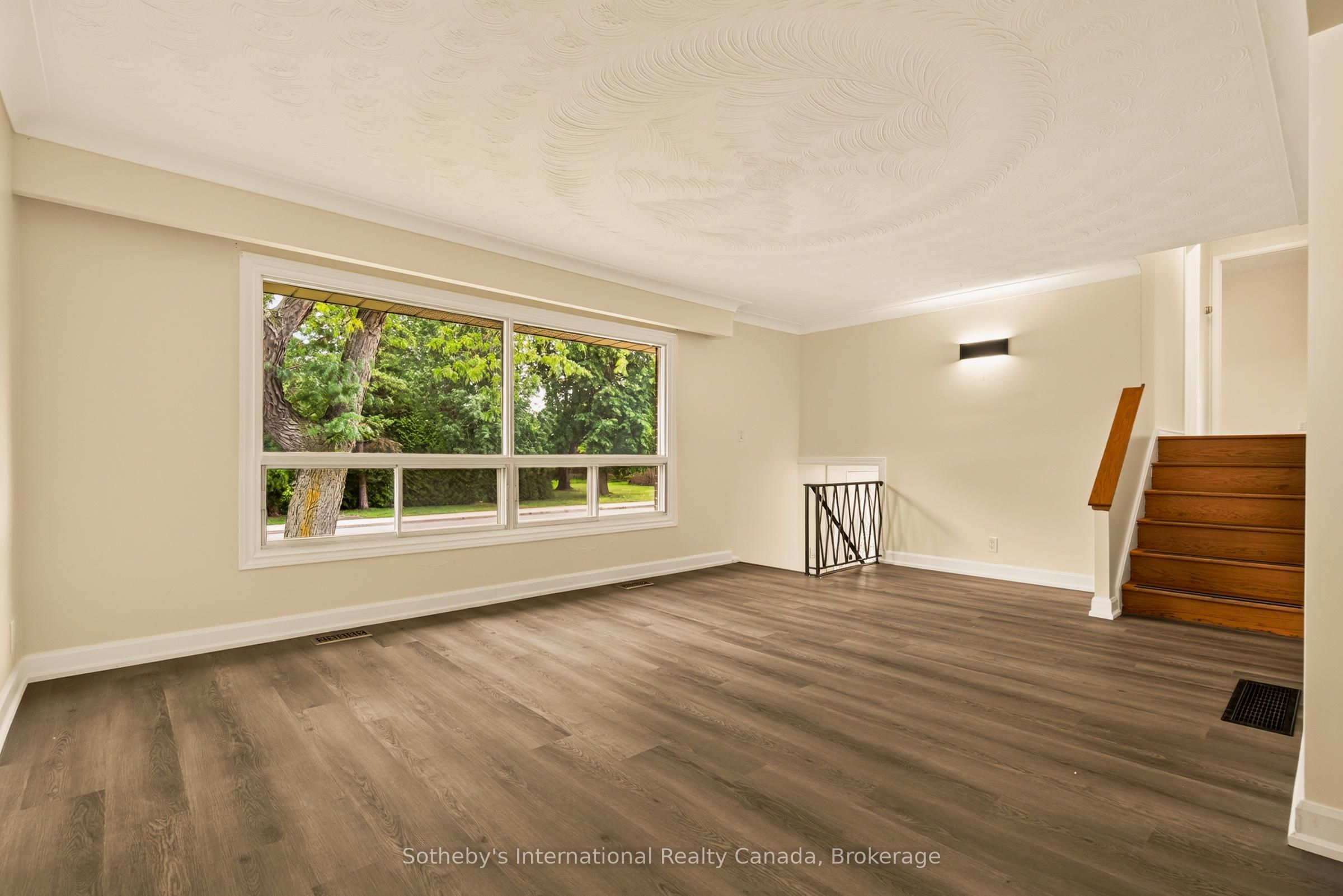 7 Delmar Drive, Hamilton, ON L9C 1J2 photo 5