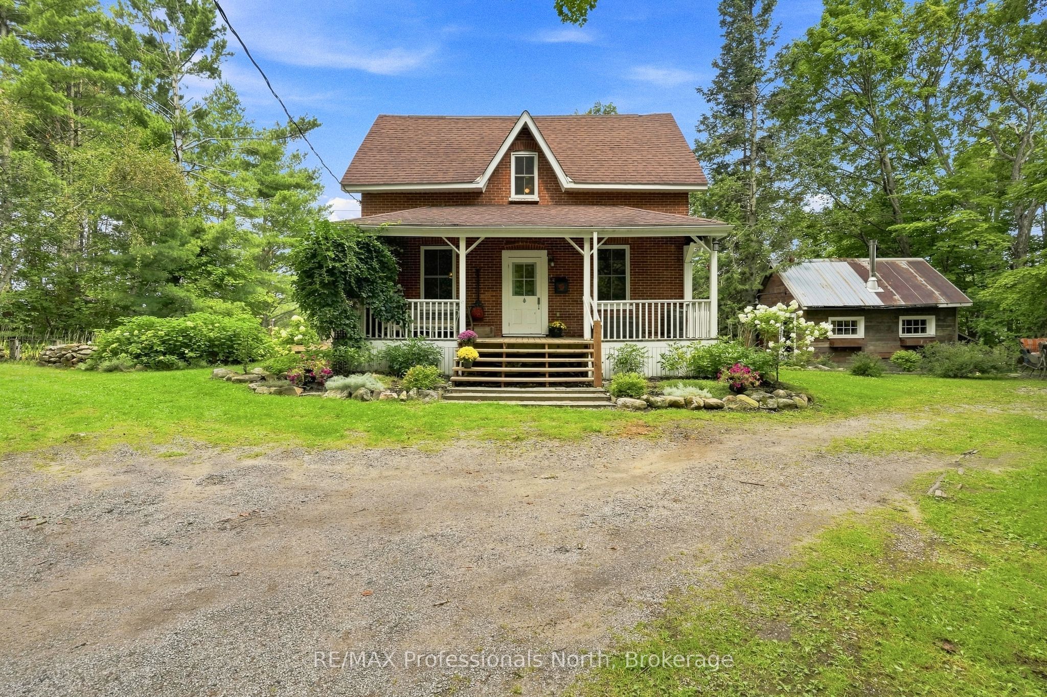 1110 Golden Beach Road, Bracebridge, ON P1L 1W8