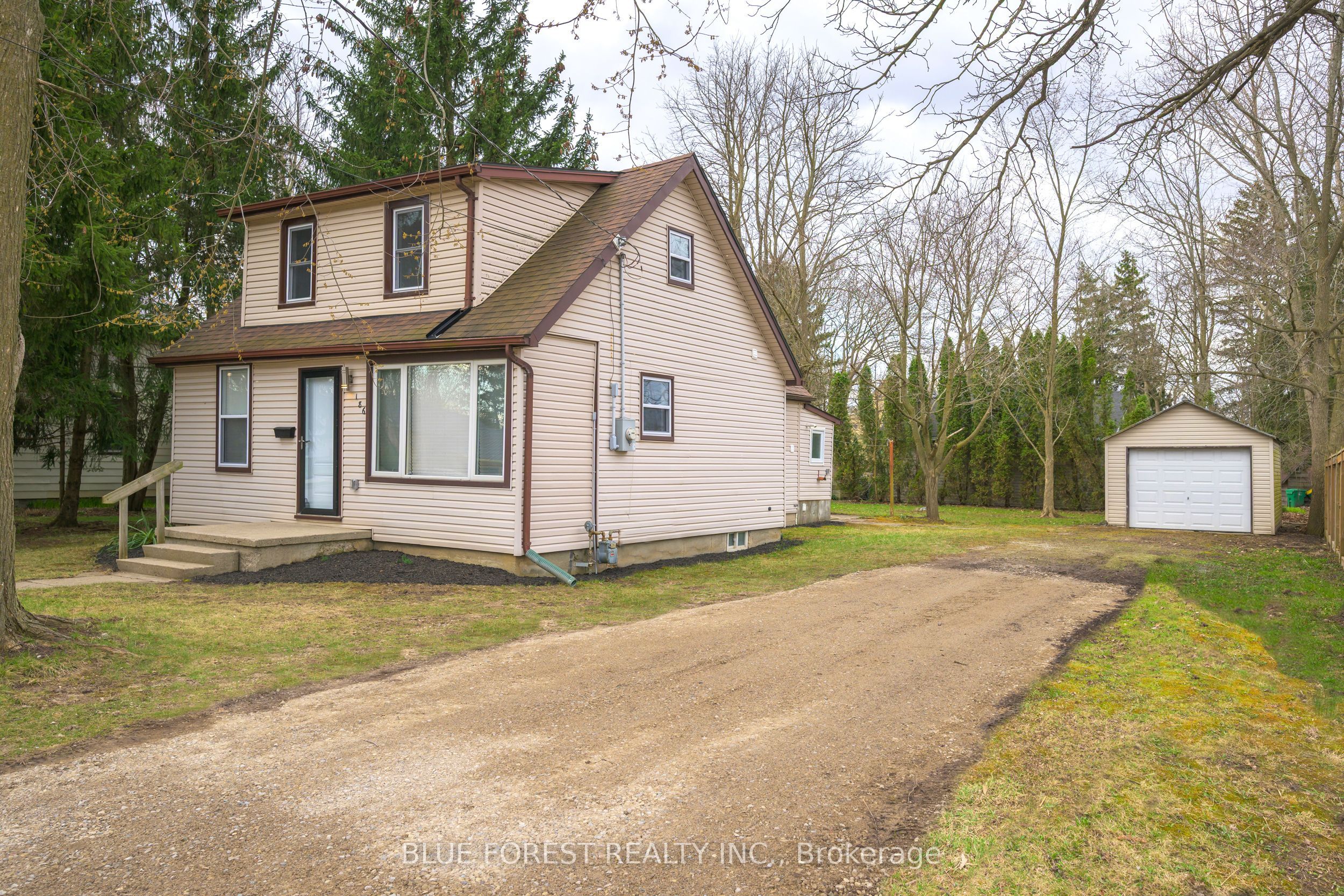 186 VICTORIA Street, Southwest Middlesex, ON N0L 1M0