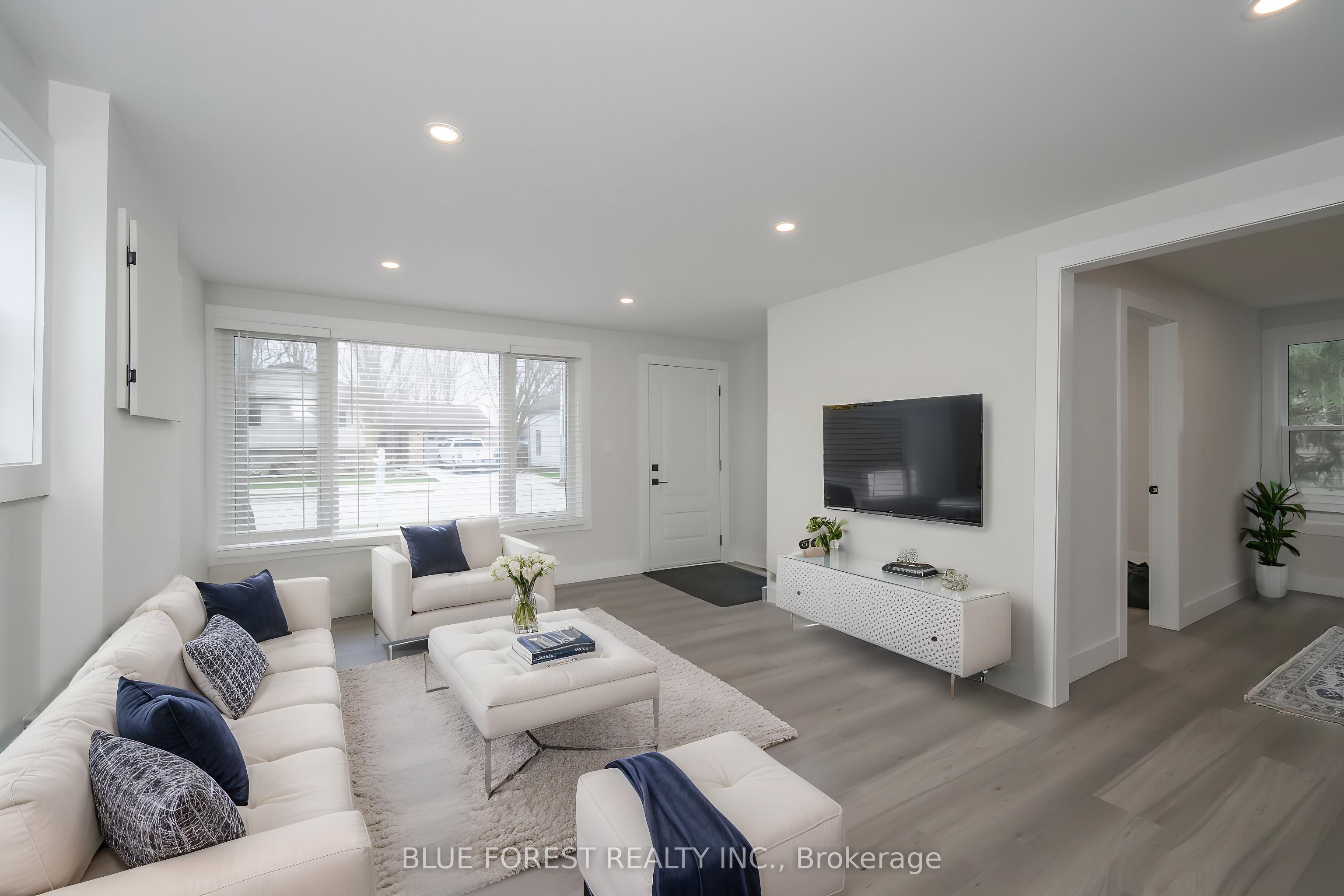 186 VICTORIA Street, Southwest Middlesex, ON N0L 1M0 photo 3