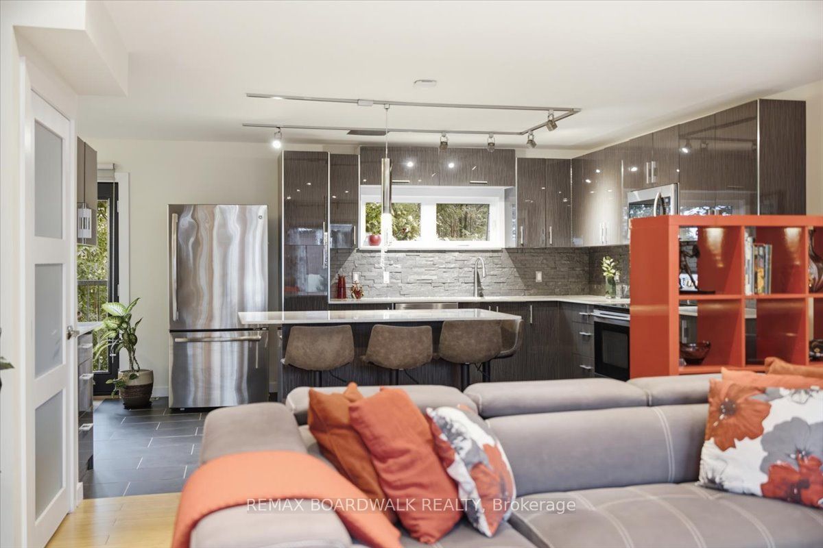 154 Duford Street, Vanier and Kingsview Park, ON K1L 6Z7 photo 5