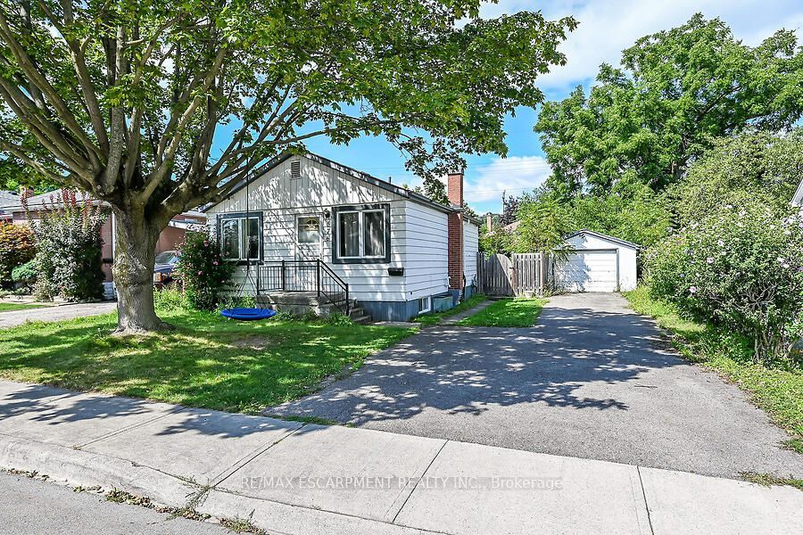 576 Rosseau Road, Hamilton, ON L8K 4T8