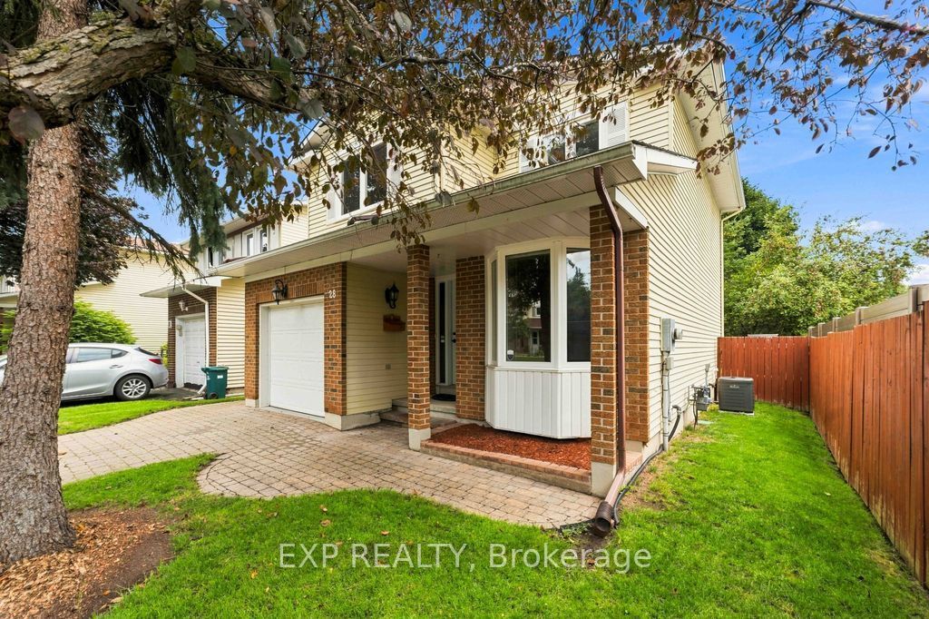 28 Glenmoriston Avenue, Kanata, ON K2L 2S2 photo 2