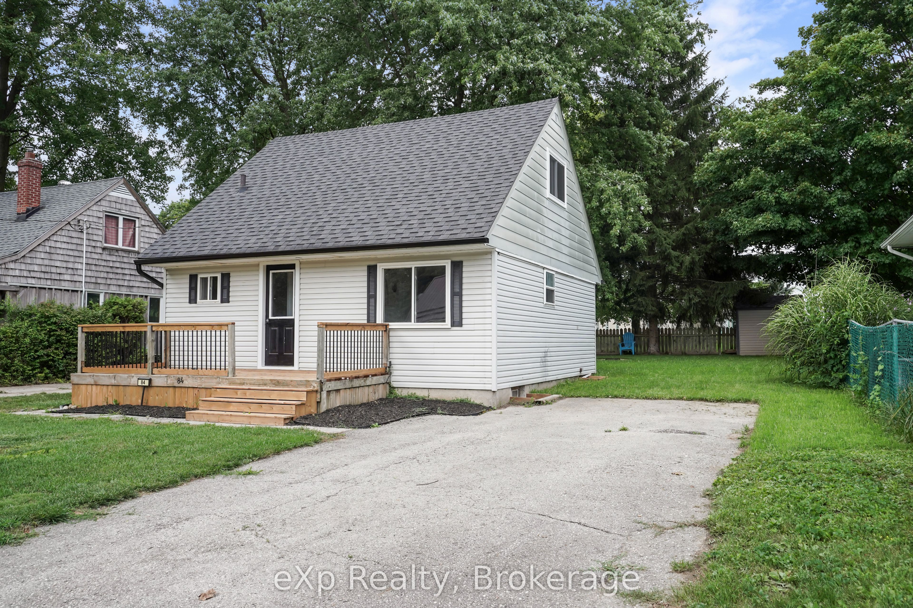 84 Victoria Boulevard, Huron East, ON N0M 1L0 photo 2