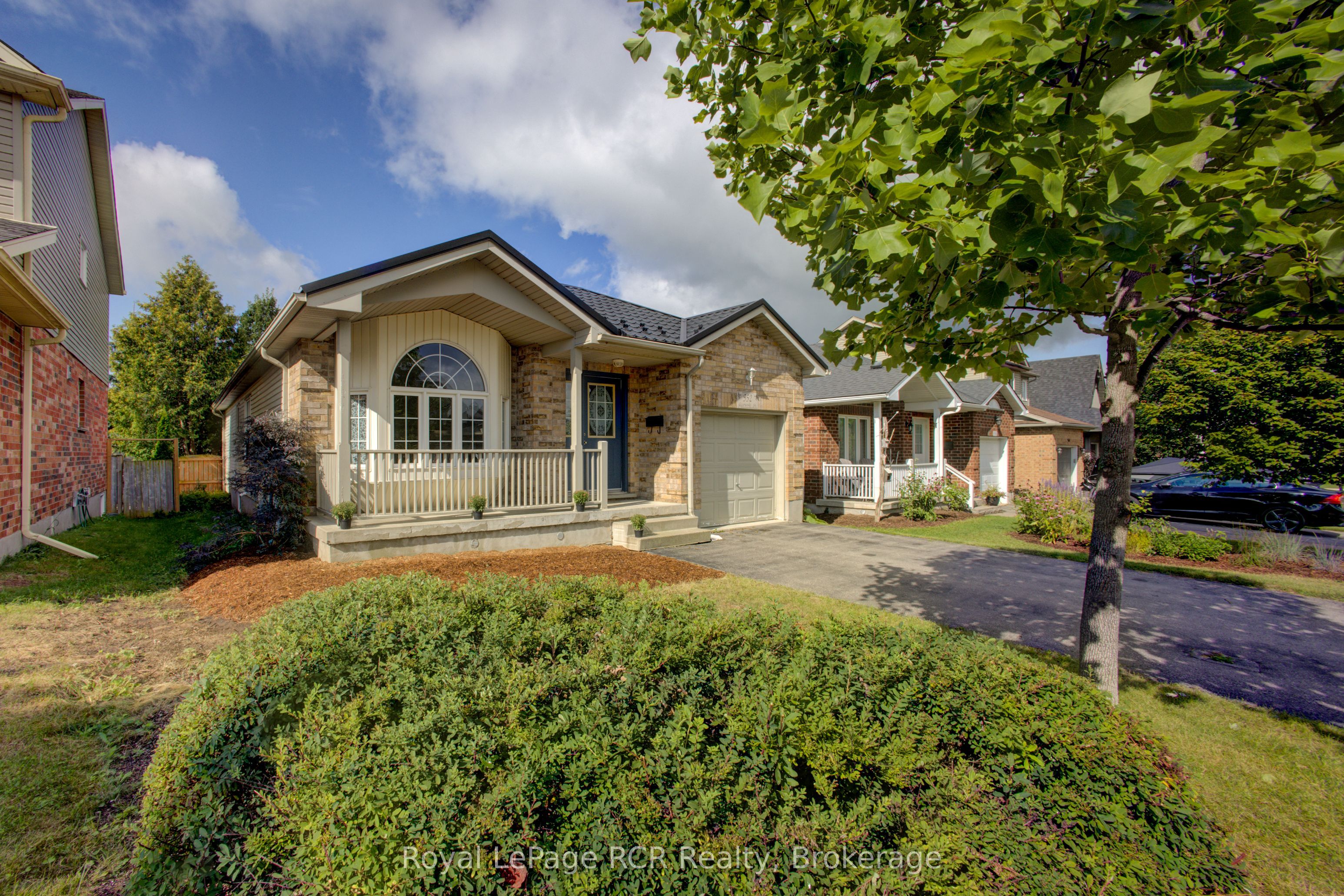 952 Gzowski Street, Centre Wellington, ON N1M 3V9 photo 2