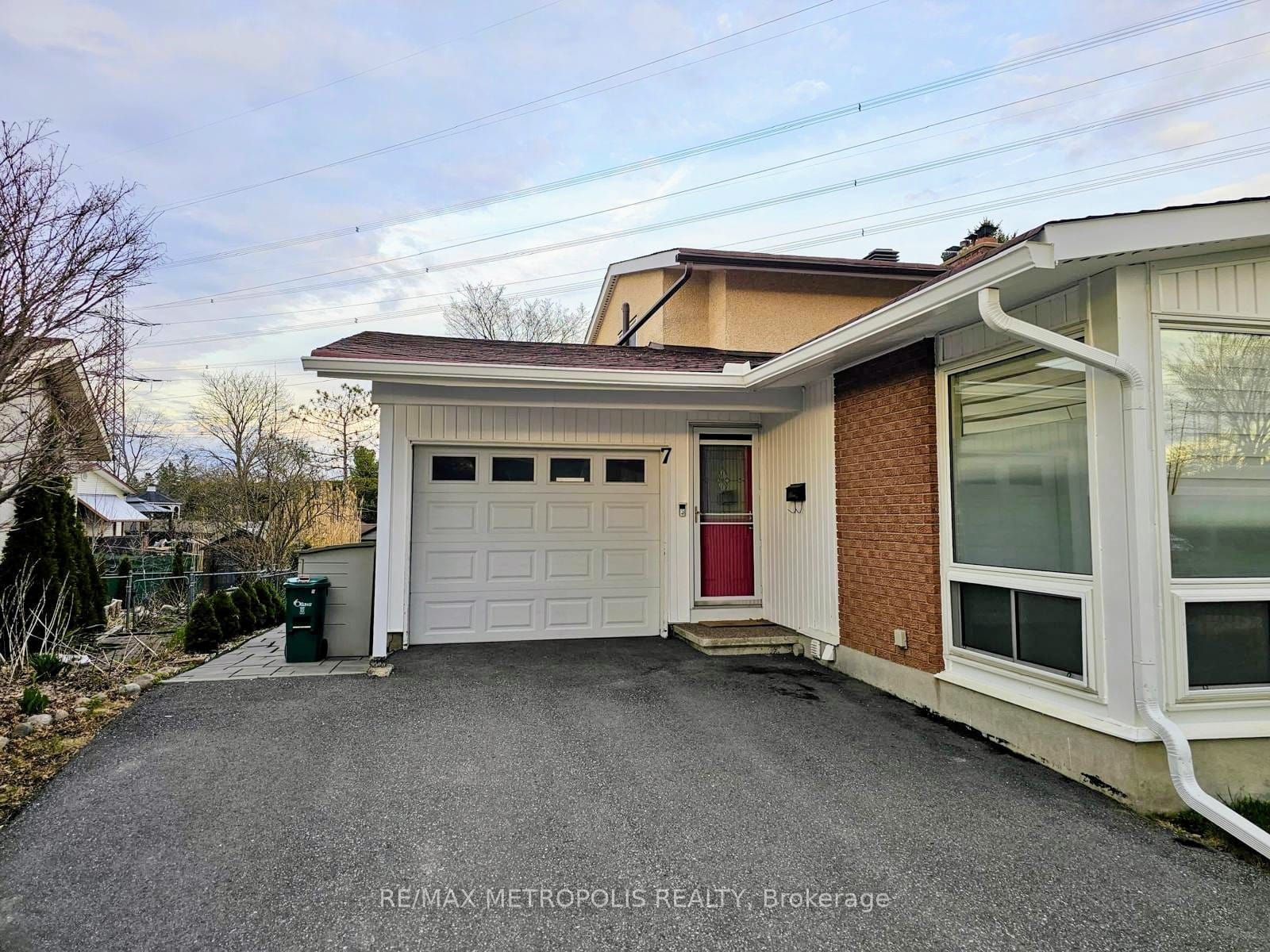 7 MEDHURST Drive BSMT, Tanglewood - Grenfell Glen - Pineglen, ON K2G 3X7 photo 2