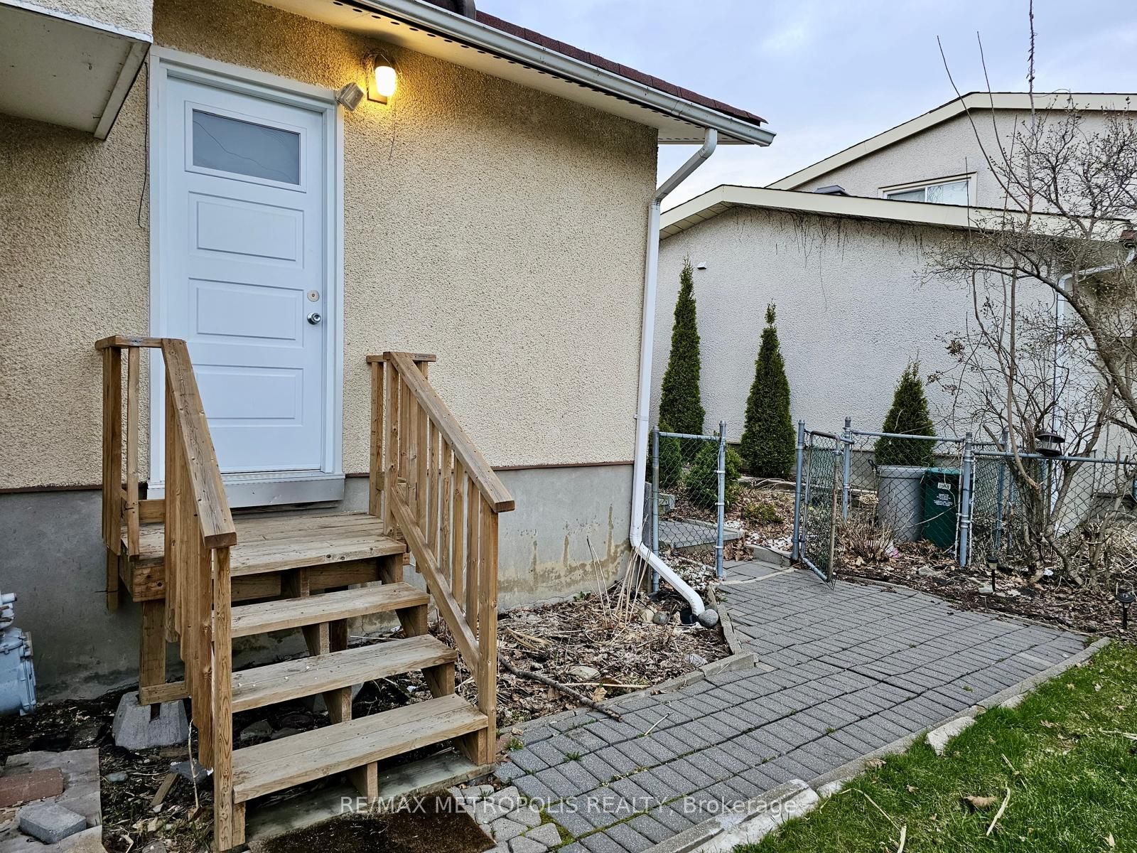 7 MEDHURST Drive BSMT, Tanglewood - Grenfell Glen - Pineglen, ON K2G 3X7 photo 4