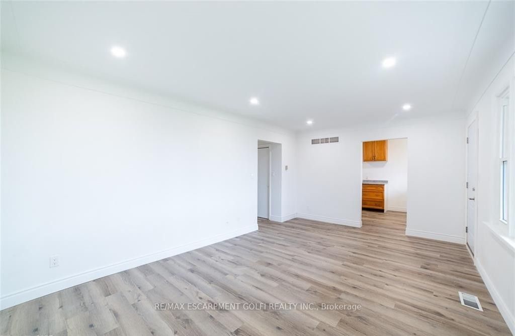 22 Kelson Avenue S, Grimsby, ON L3M 4C3 photo 5