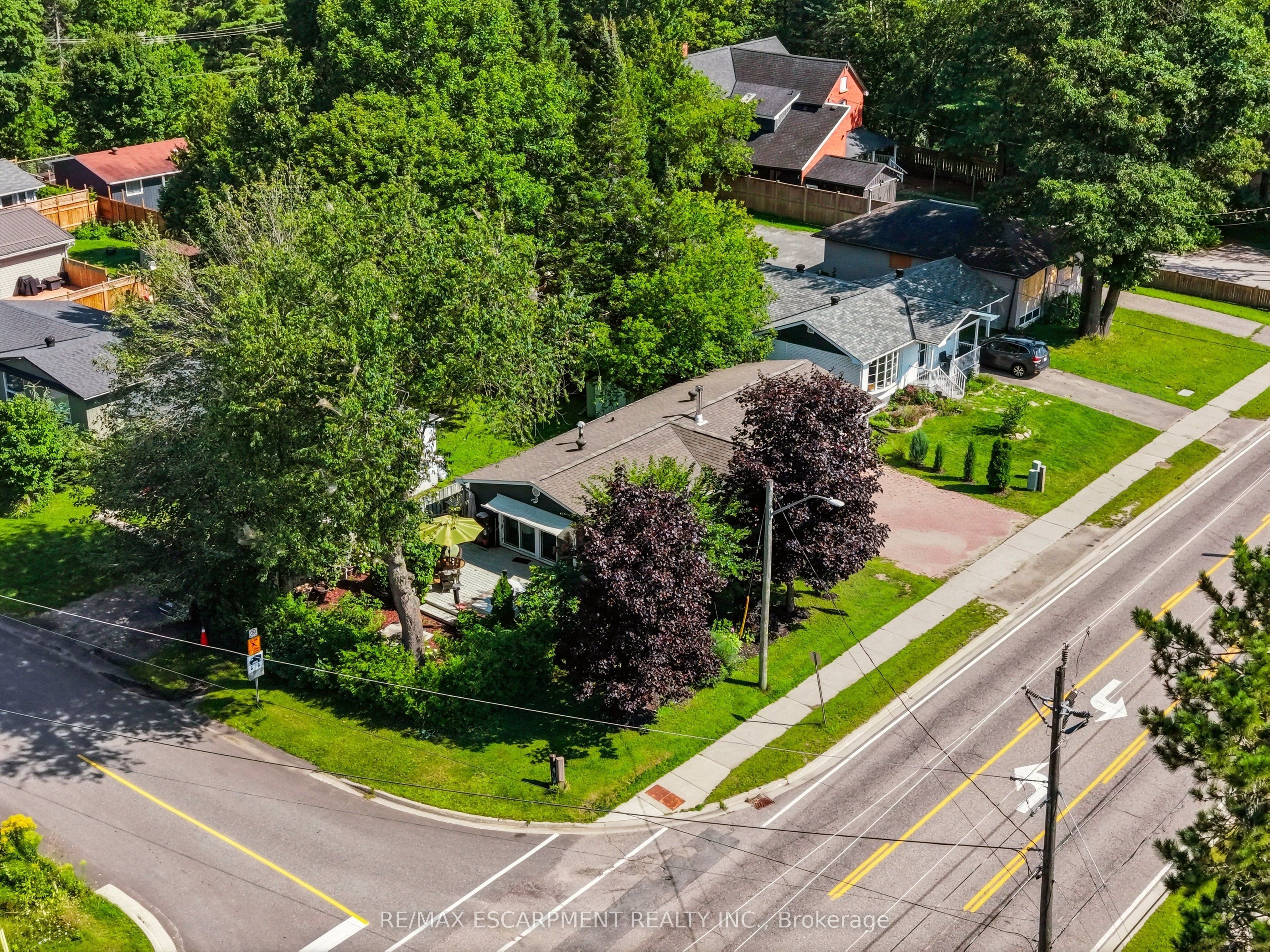 25 Wellington Street, Bracebridge, ON P1L 1E8 photo 3