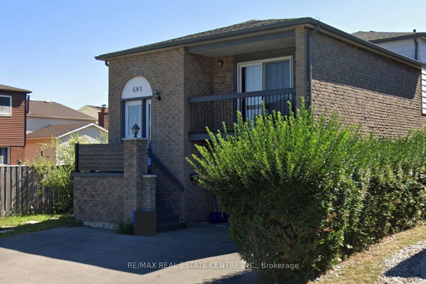 681 Upper Wentworth Street 2, Hamilton, ON L9A 4V6 photo 2