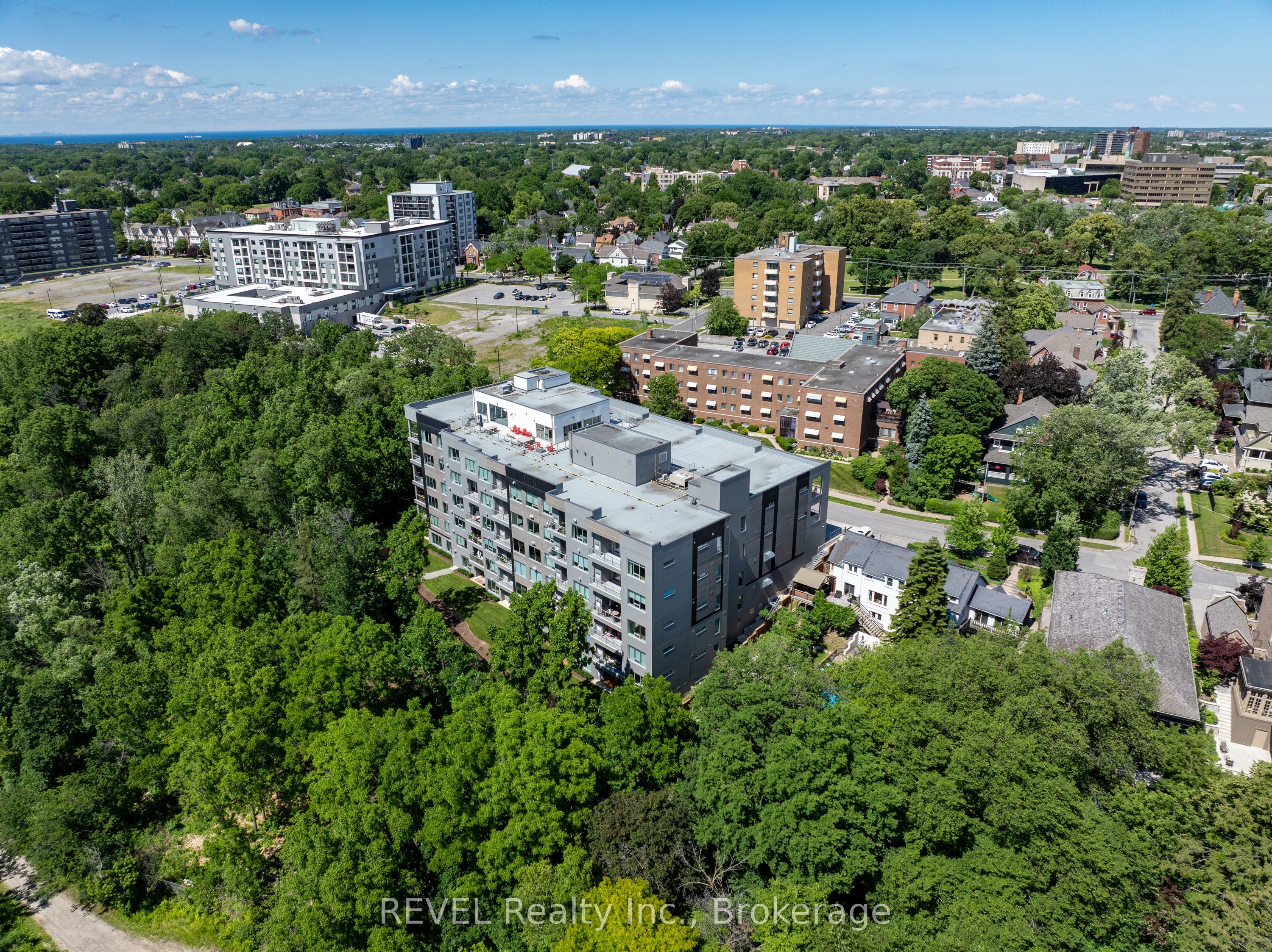77 Yates Street 606, St. Catharines, ON L2R 5R7