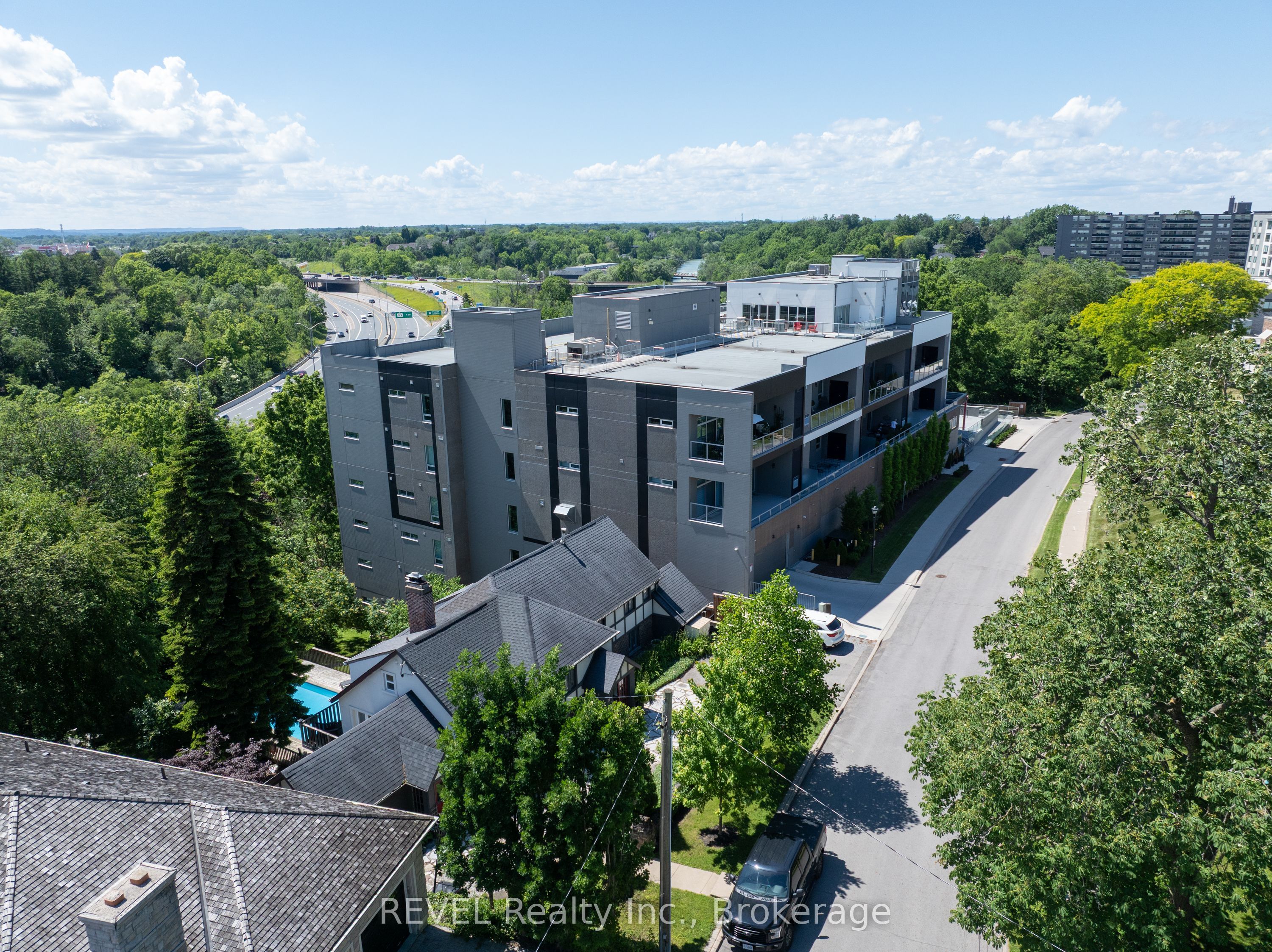 77 Yates Street 606, St. Catharines, ON L2R 5R7 photo 3
