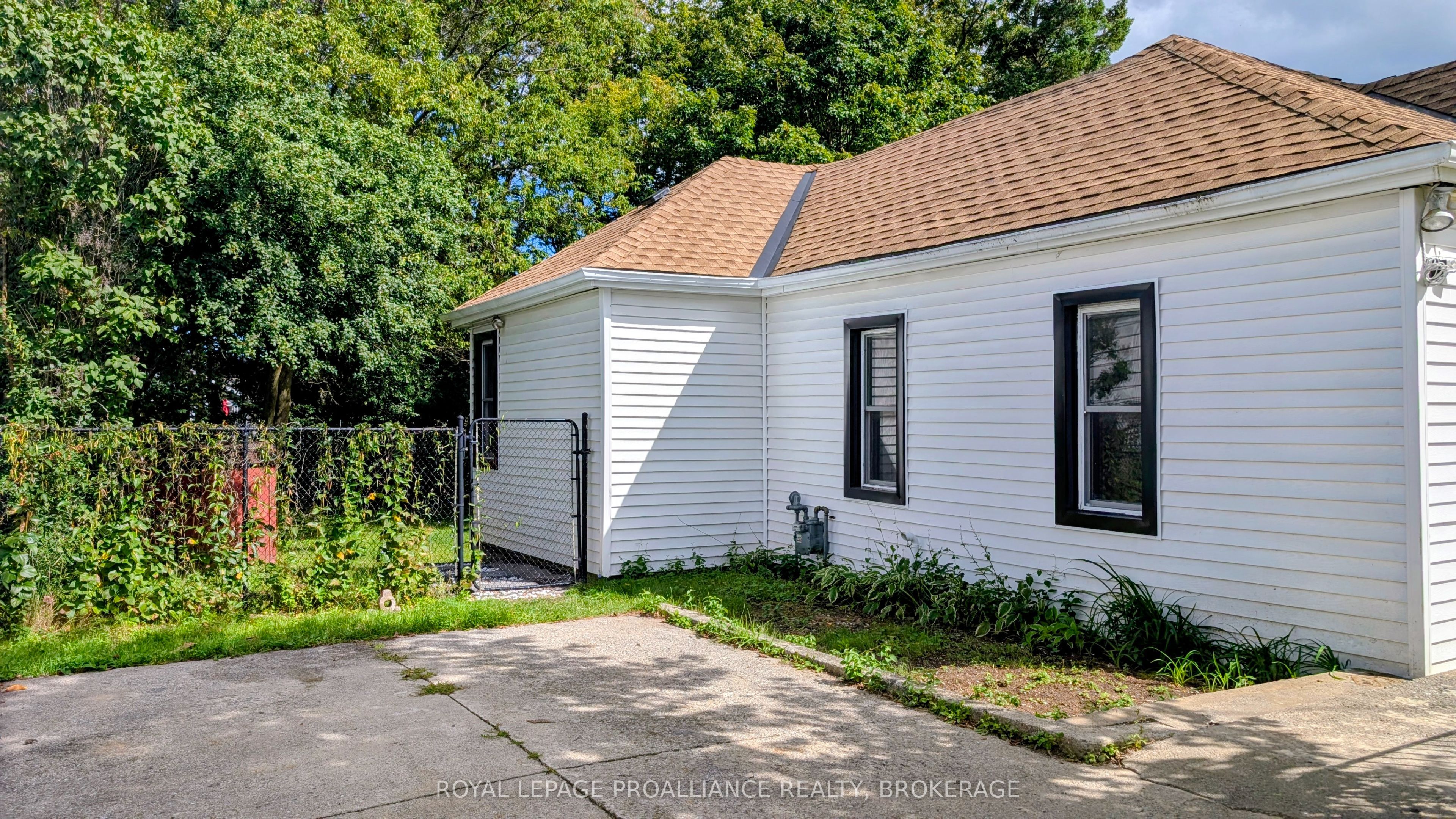 79 McDonald Avenue, Kingston, ON K7M 1R2 photo 3