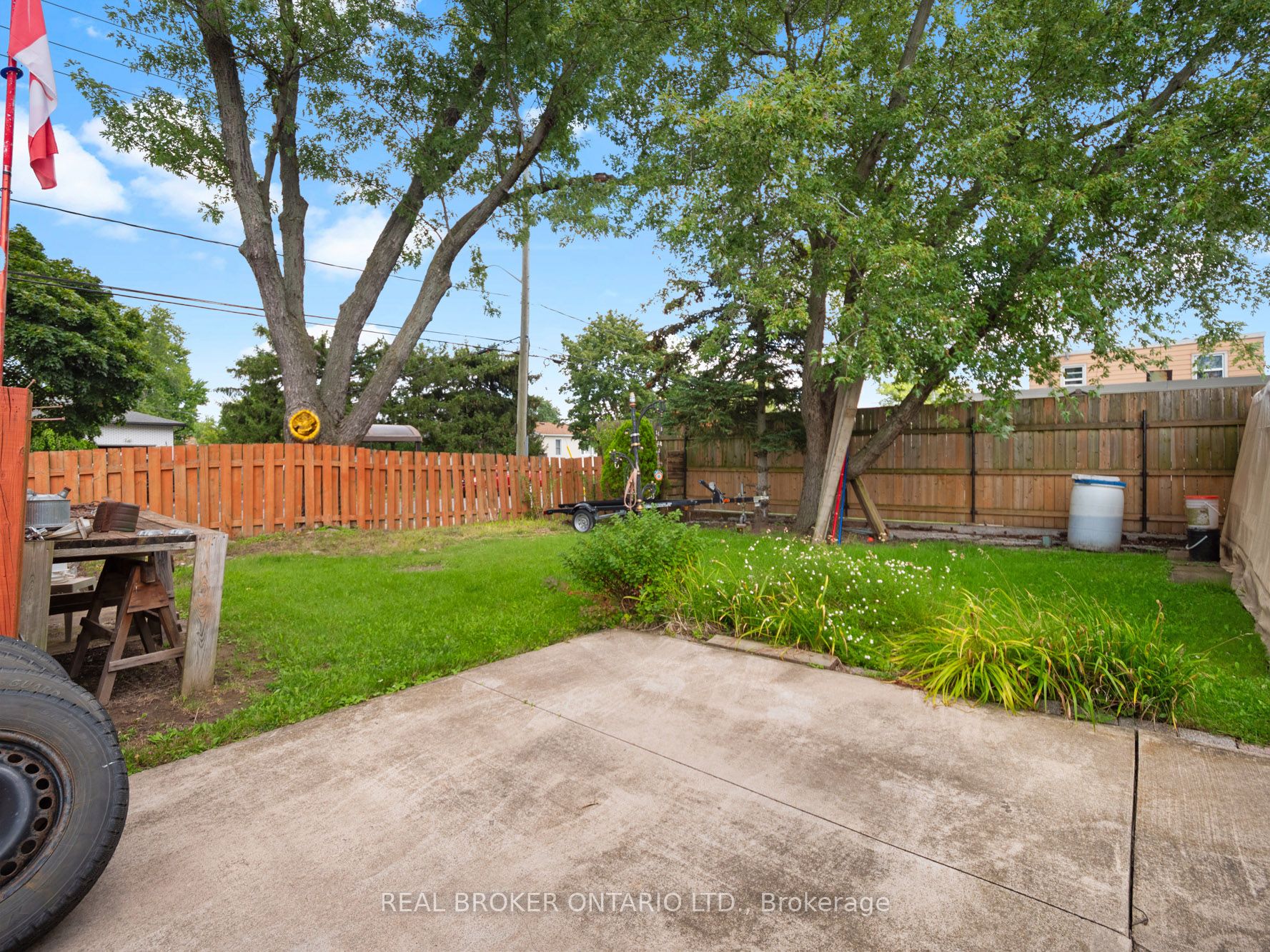 307 Kilgour Avenue, Welland, ON L3C 2R3 photo 2