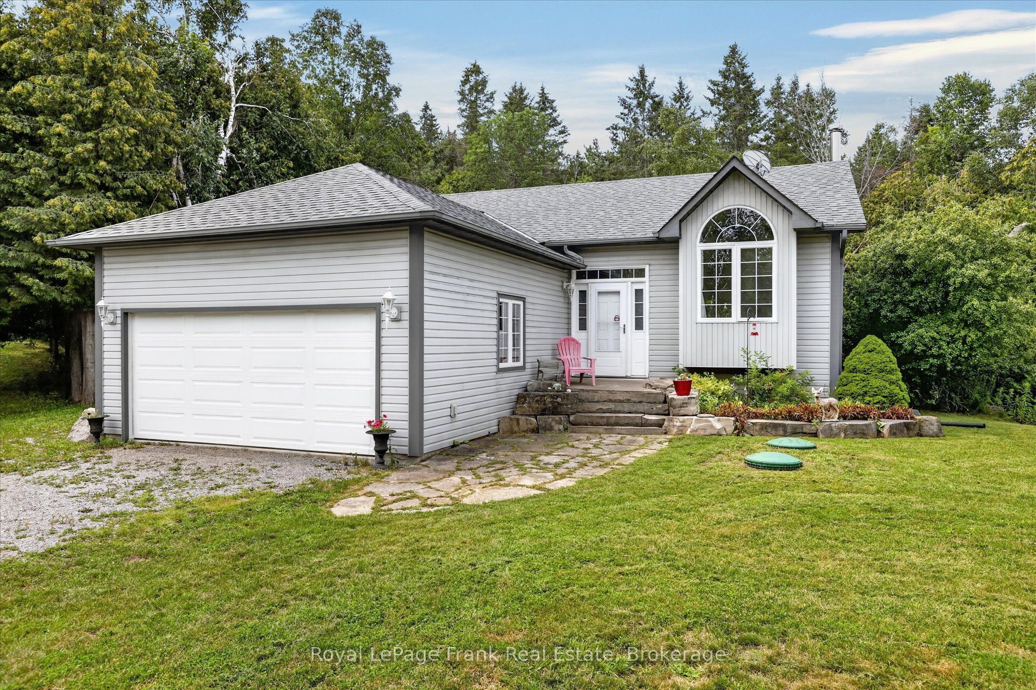 124 Sumcot Drive, Trent Lakes, ON K0L 1J0 photo 2