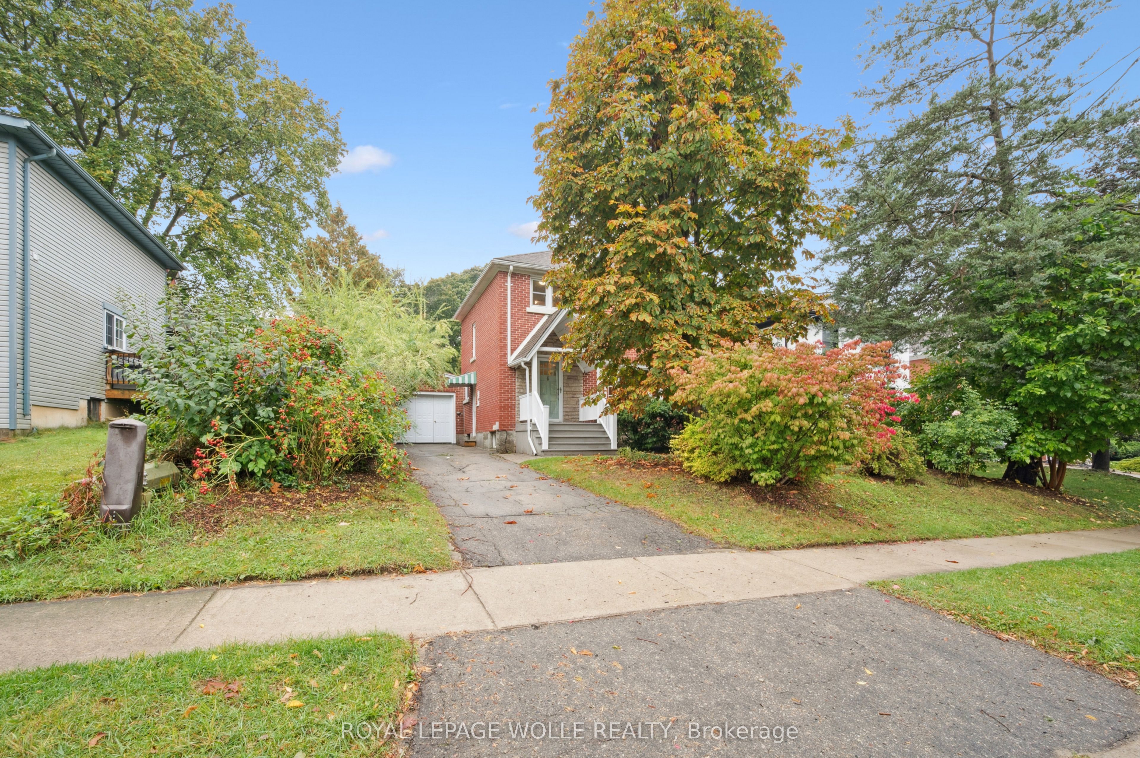 103 Dunbar Road S, Waterloo, ON N2L 2E4 photo 2