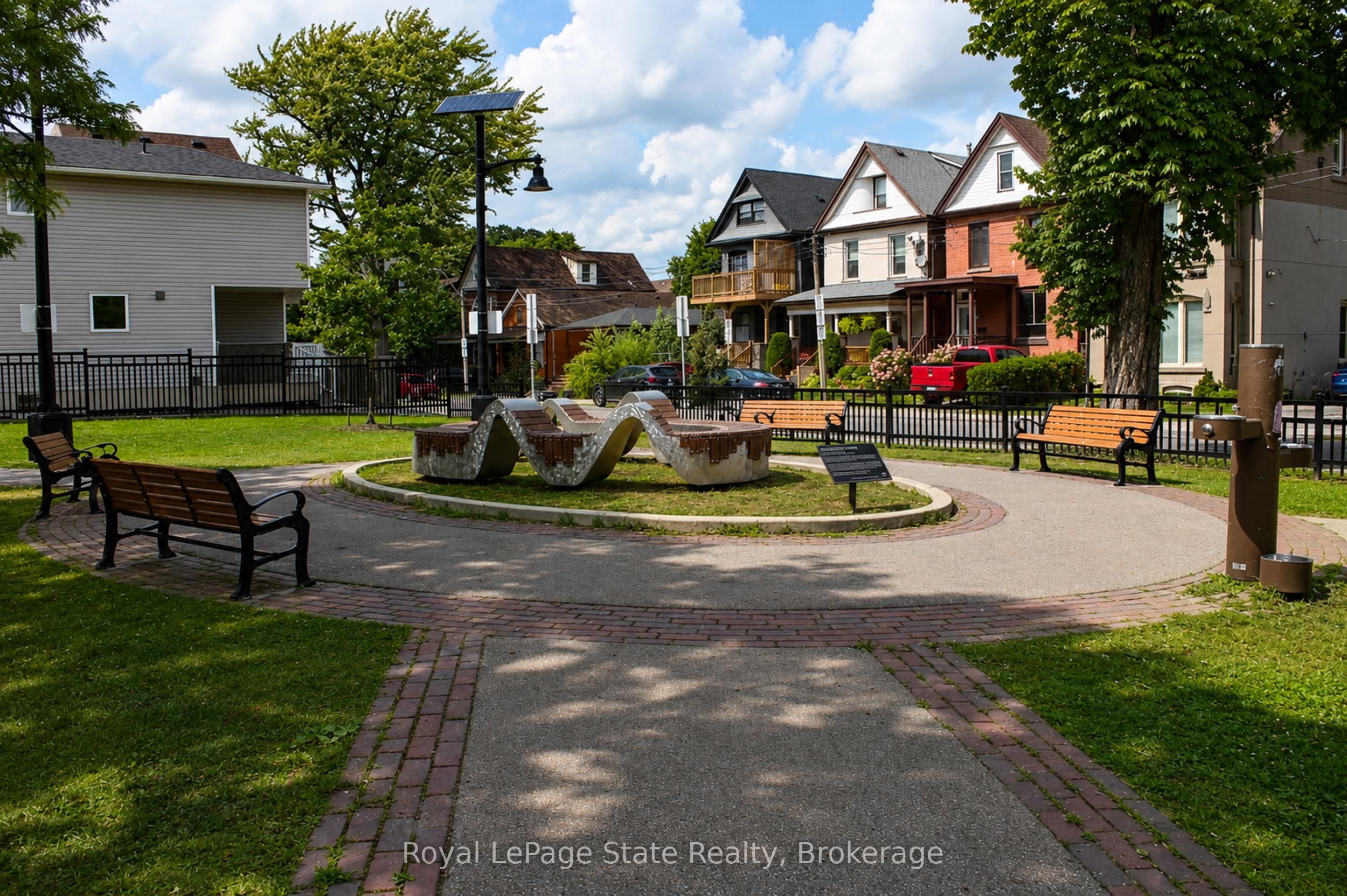 56 N Wentworth Street 1, Hamilton, ON L8L 5V4 photo 2