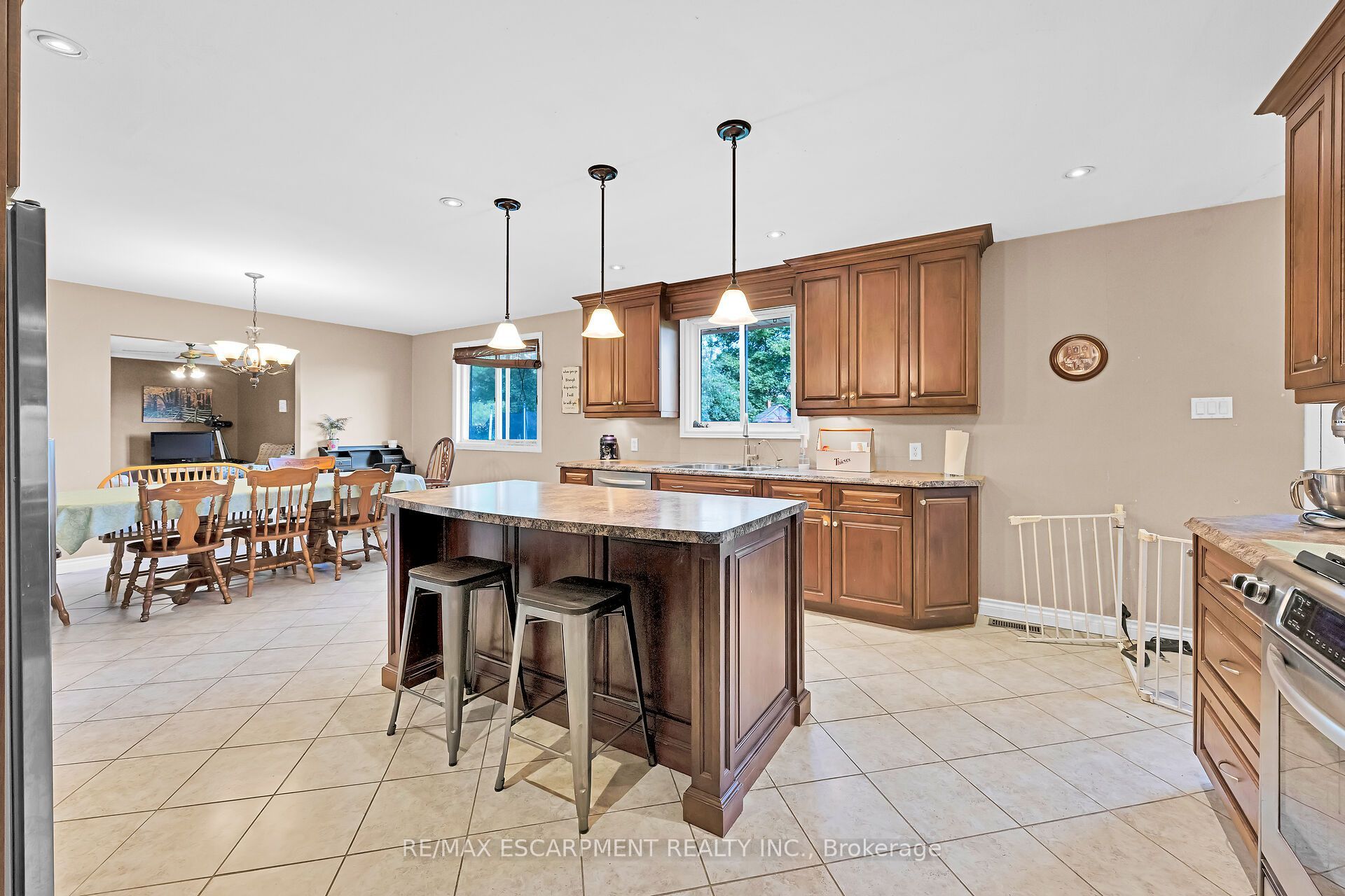 757 4TH LINE Road, Haldimand, ON N3W 2B1 photo 2