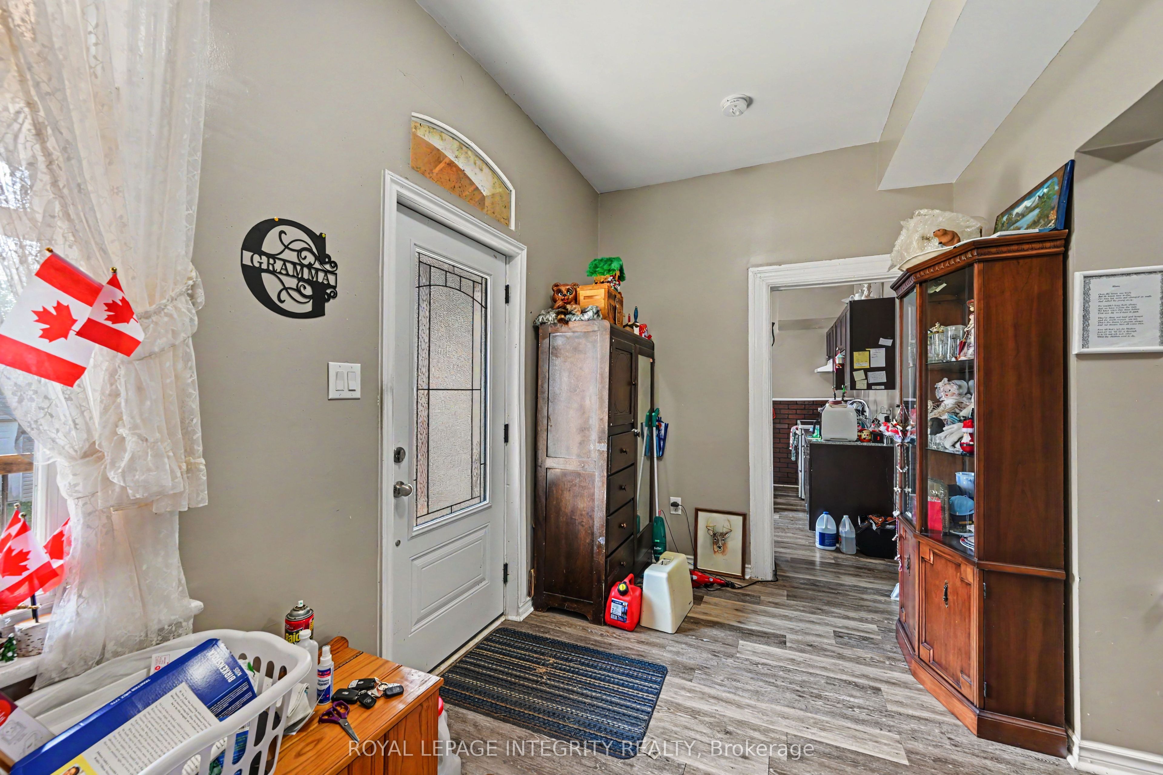 48 Elmsley Street S, Smiths Falls, ON K7A 3P6 photo 3