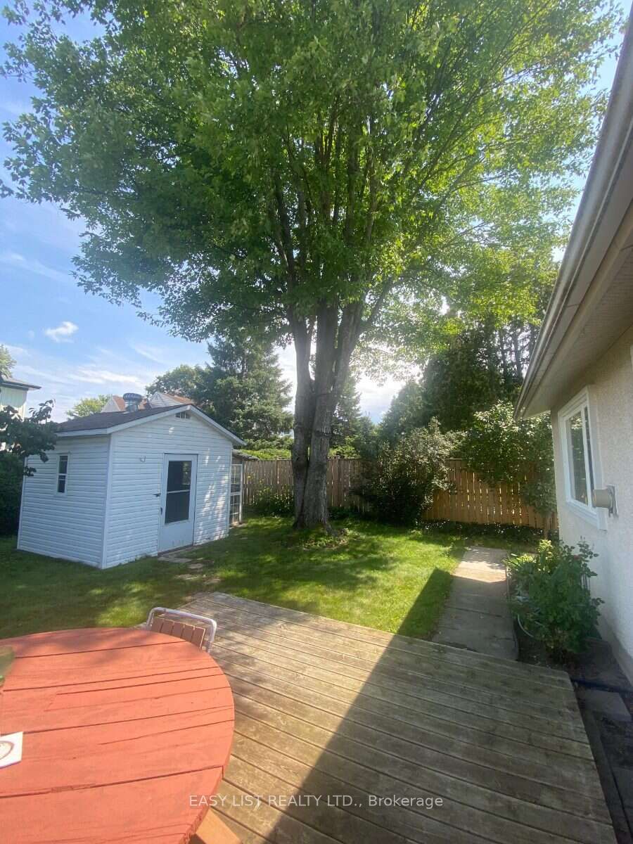 2154 Dutton Crescent, Beacon Hill North - South and Area, ON K1J 6K4 photo 4