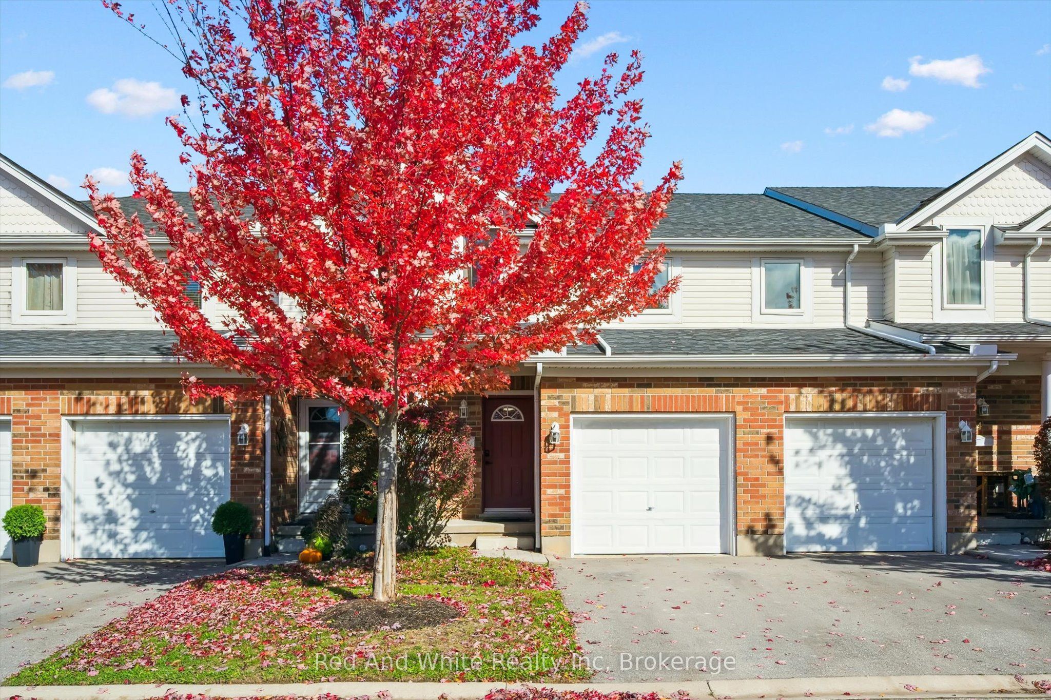 151 Clairfields Drive E 3, Guelph, ON N1L 1P5