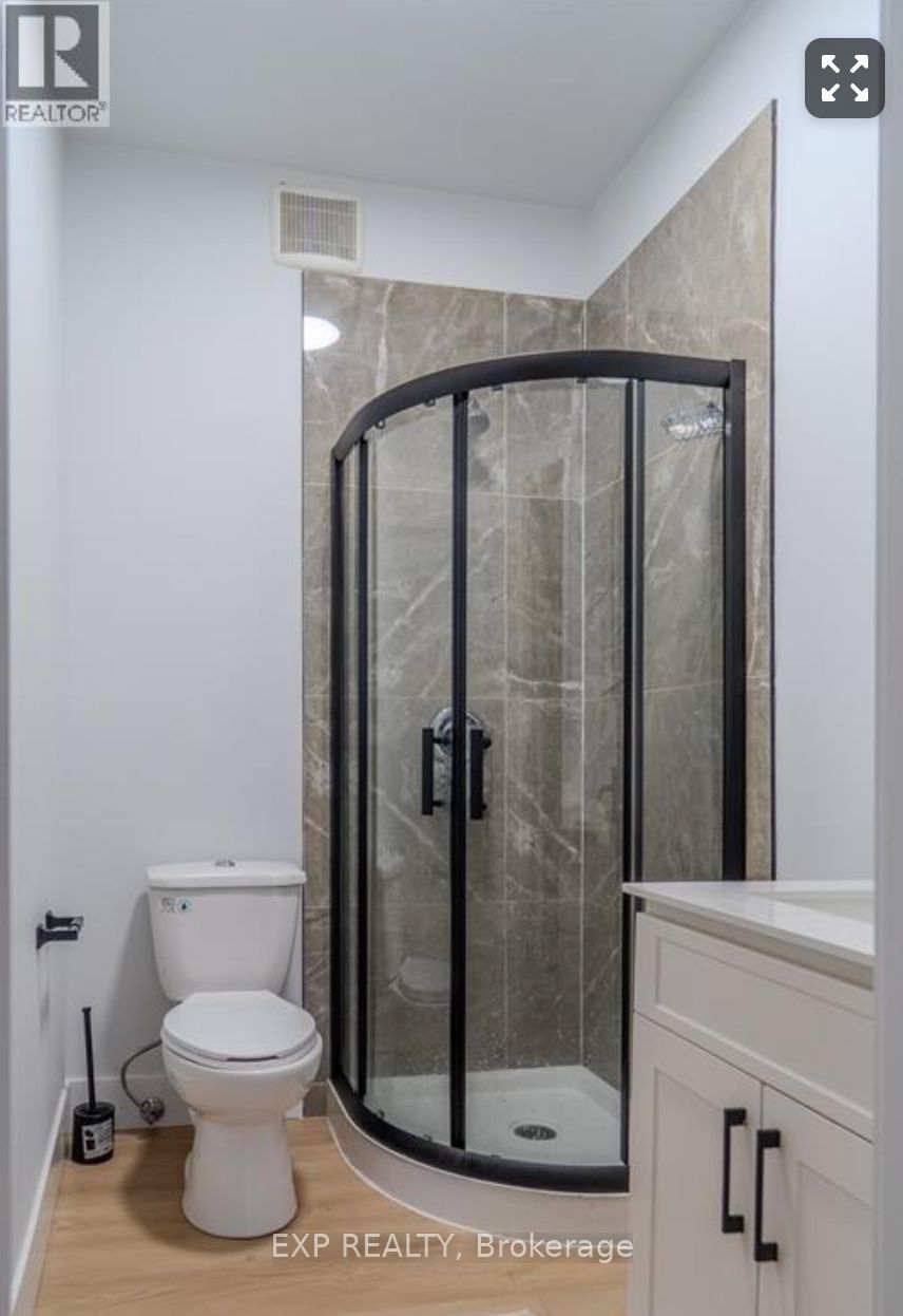 523 Caron Avenue, Windsor, ON N9A 5B5 photo 3