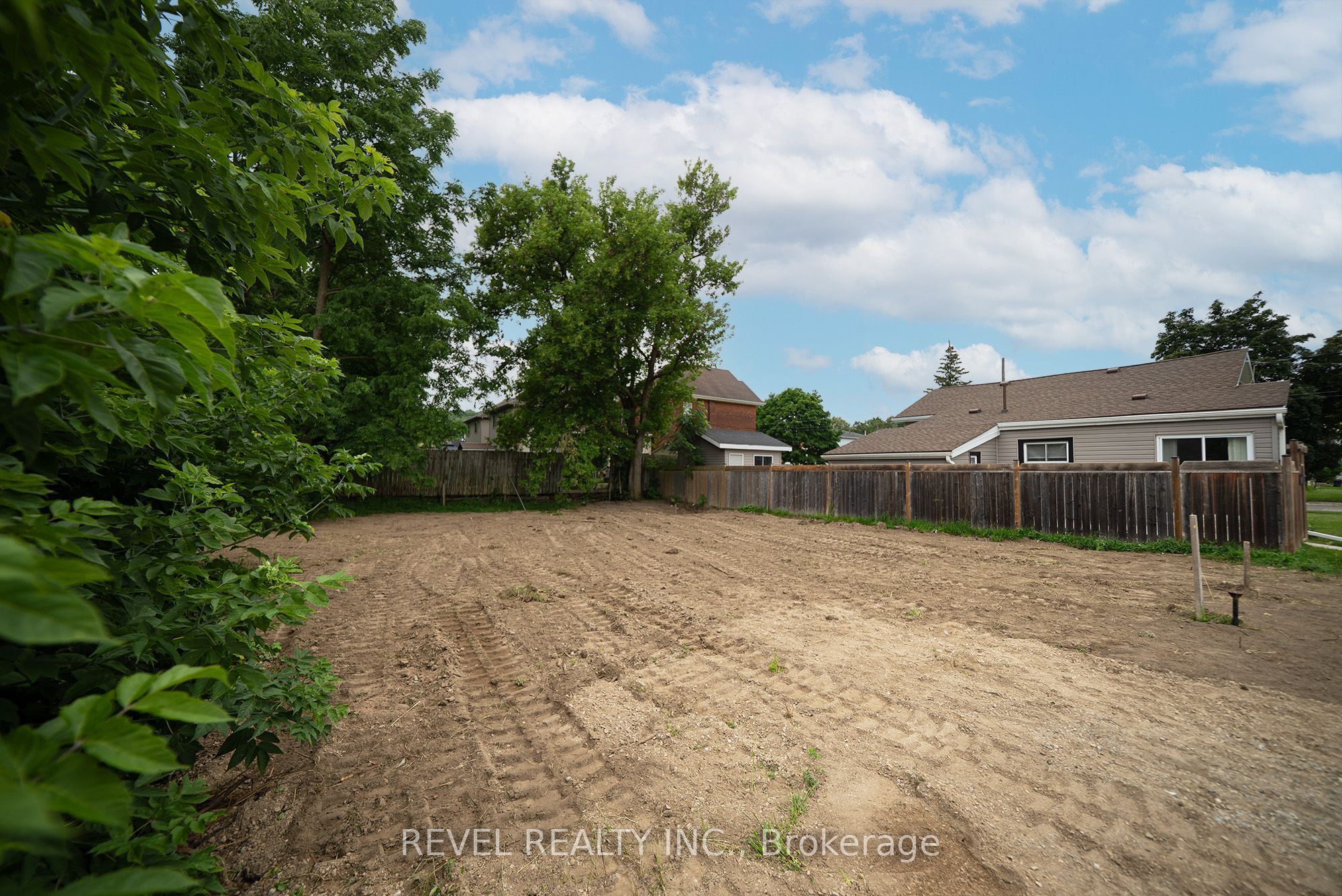 145 Catharine Avenue, Brantford, ON N3T 1J1 photo 3