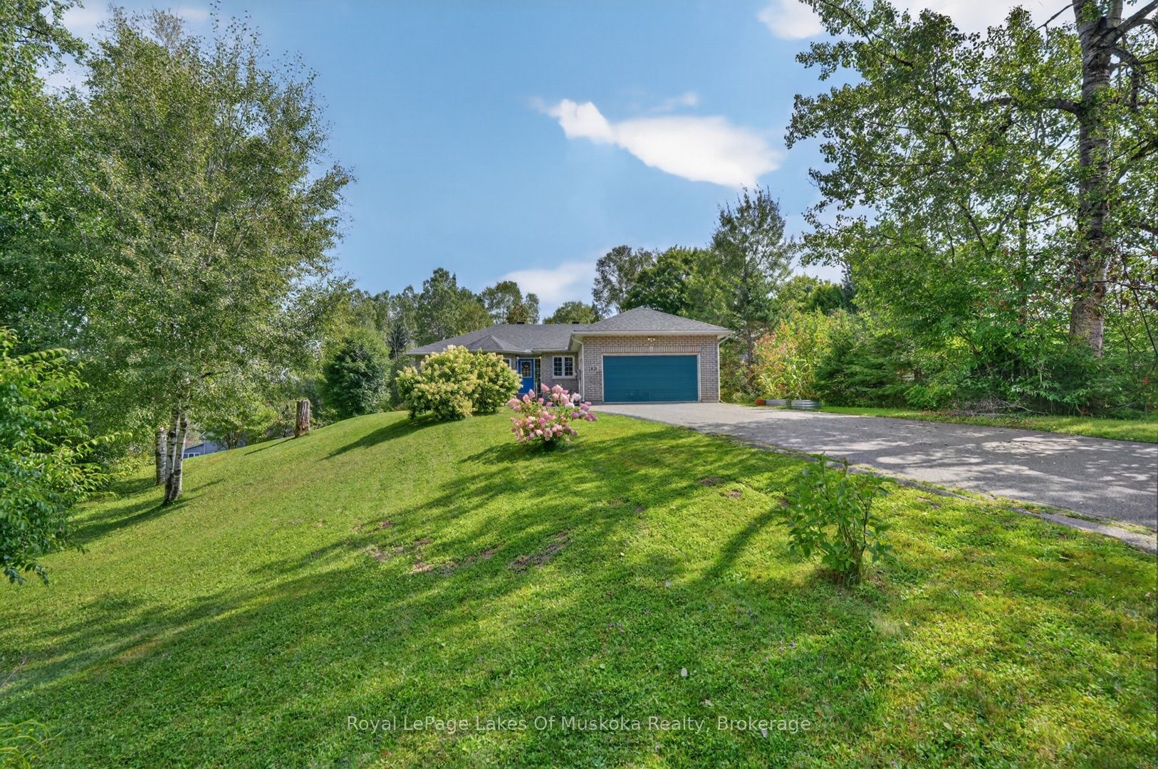 140 Simpson Street, Burk's Falls, ON P0A 1C0 photo 2