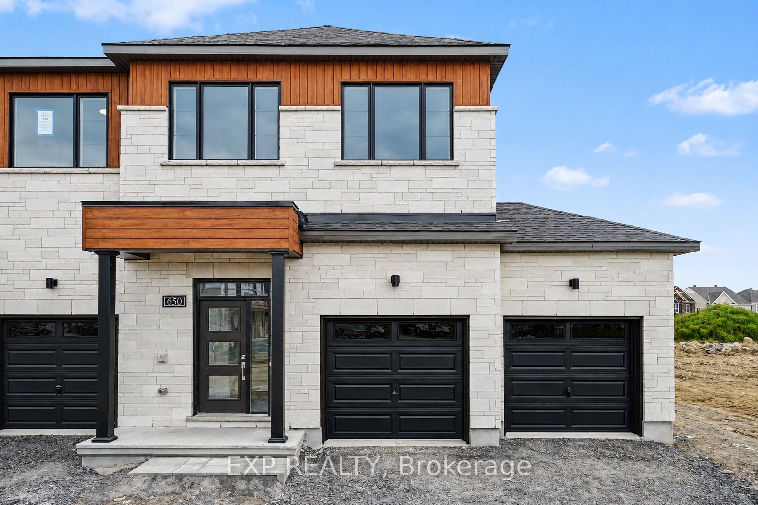 650 Moonglade Crescent, Barrhaven, ON K2J 7N2