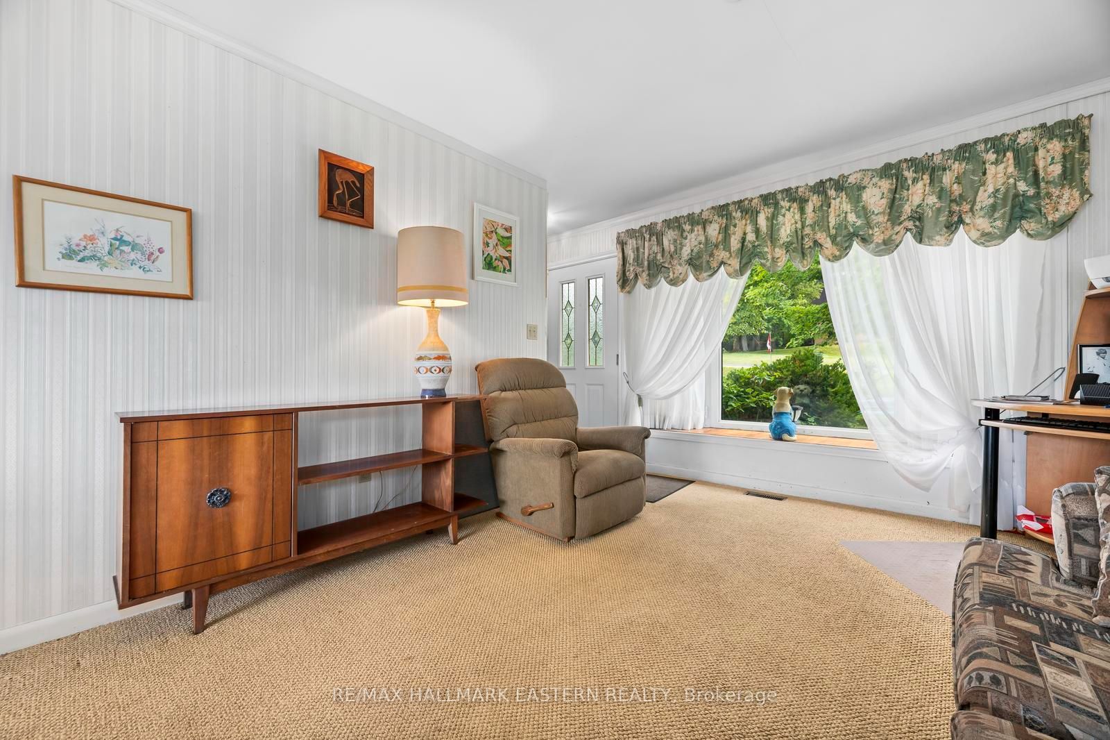 1932 Sherbrooke Street W, Peterborough, ON K9J 6X4 photo 5
