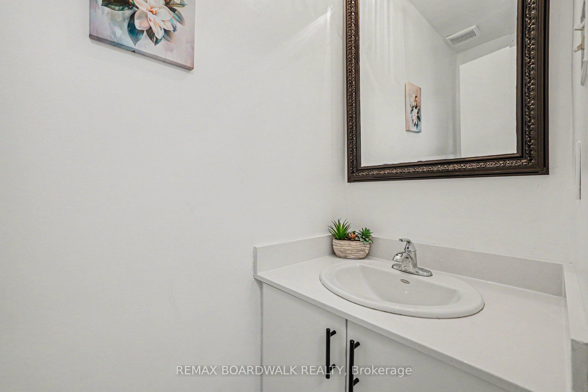 314 Valade Crescent, Orleans - Cumberland and Area, ON K4A 2X4 photo 4