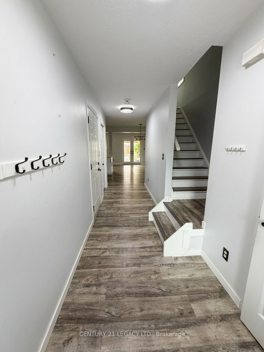 34 Mountain Laurel Crescent, Kitchener, ON N2E 3W9 photo 4