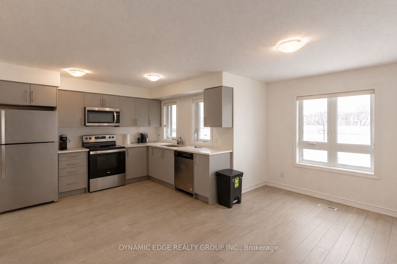 235 Chapel Hill Drive 25, Kitchener, ON N2R 0S4 photo 5