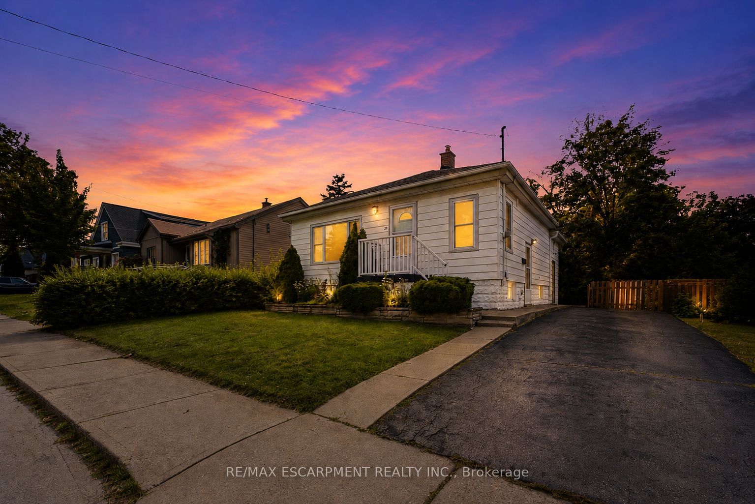 22 David Avenue, Hamilton, ON L9A 3V1