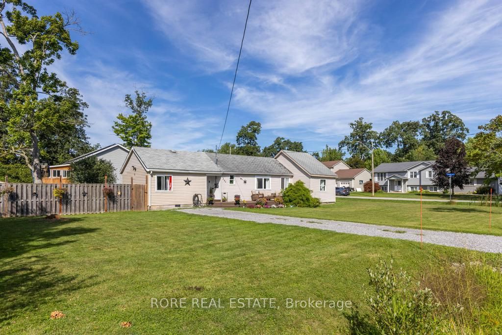 223 Bernard Avenue, Fort Erie, ON L0S 1N0 photo 3